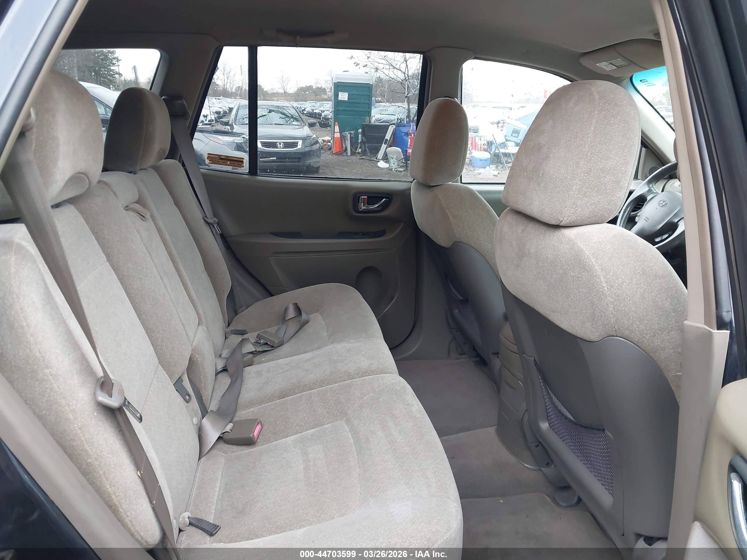 HYUNDAI SANTA image 8