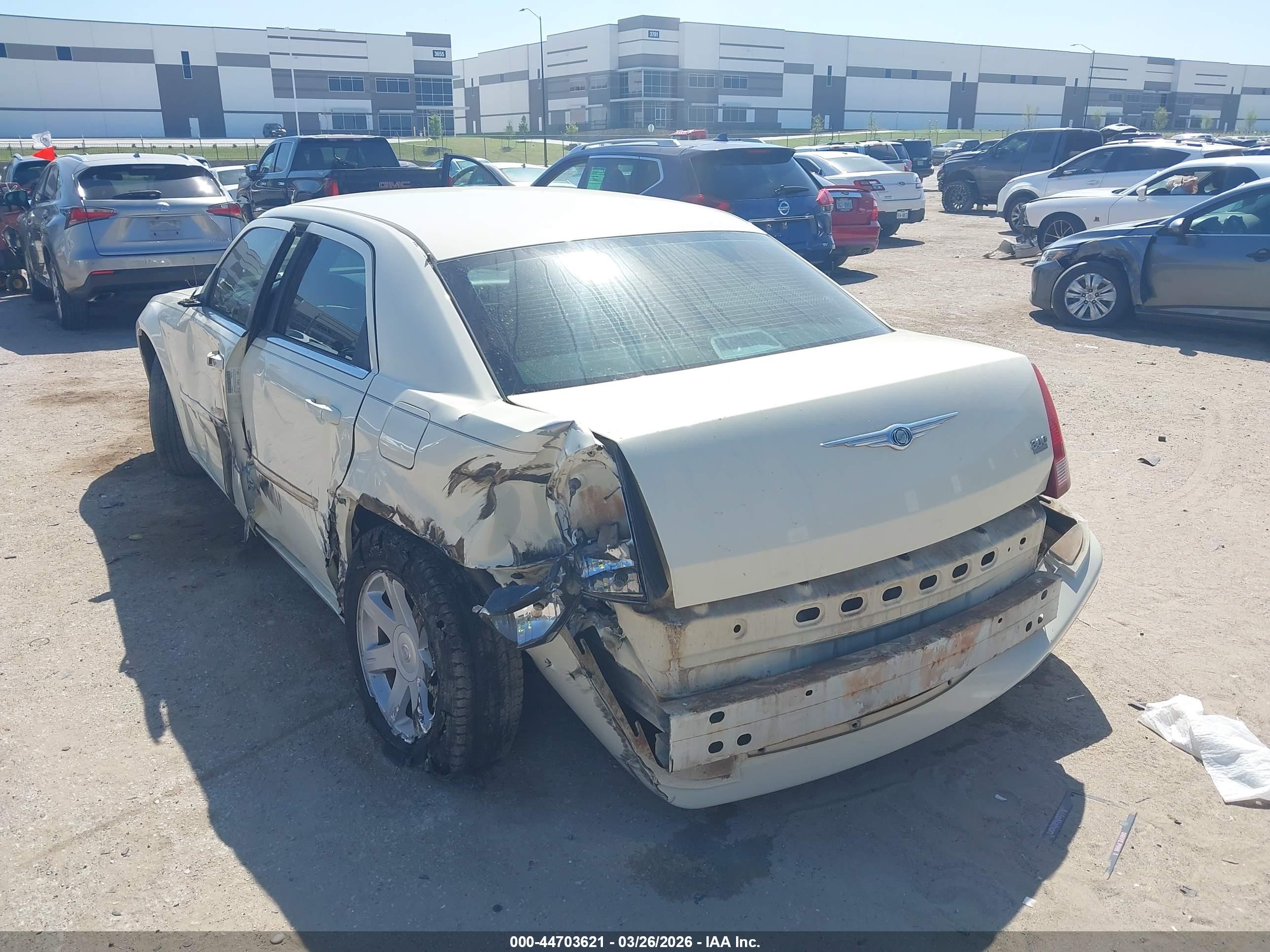 CHRYSLER 300 image 3
