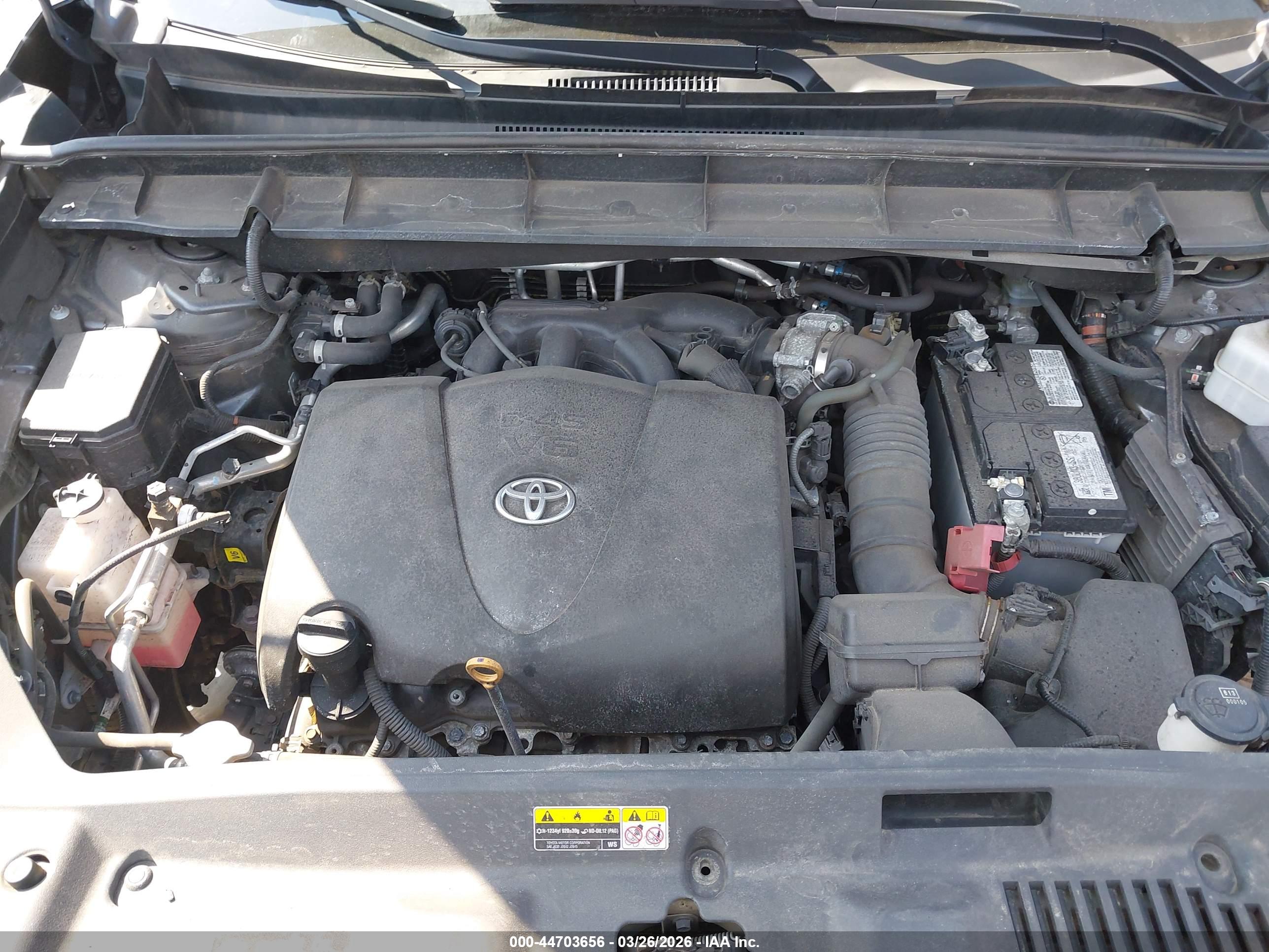 TOYOTA HIGHLANDER image 10