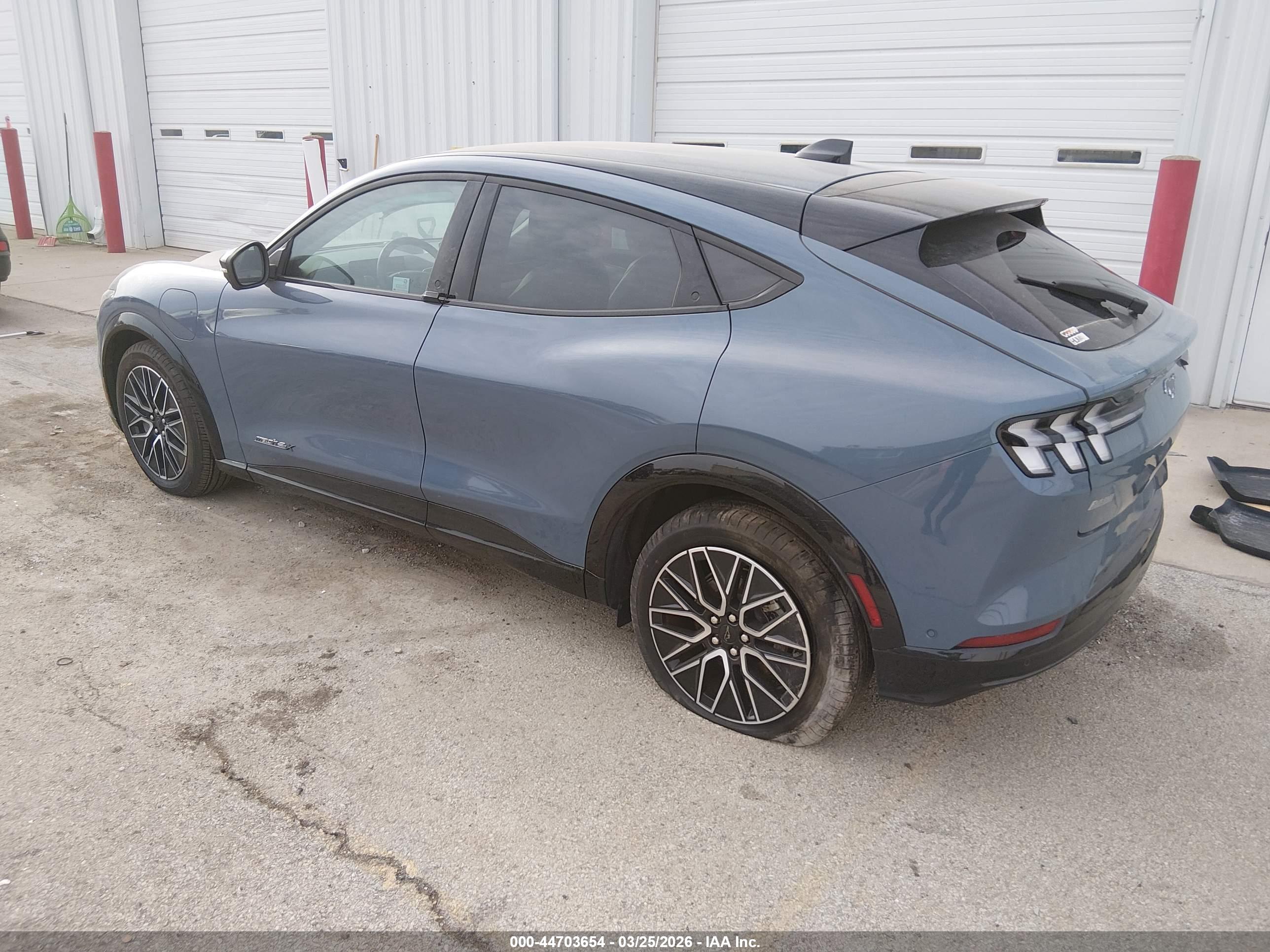 FORD MUSTANG image 3