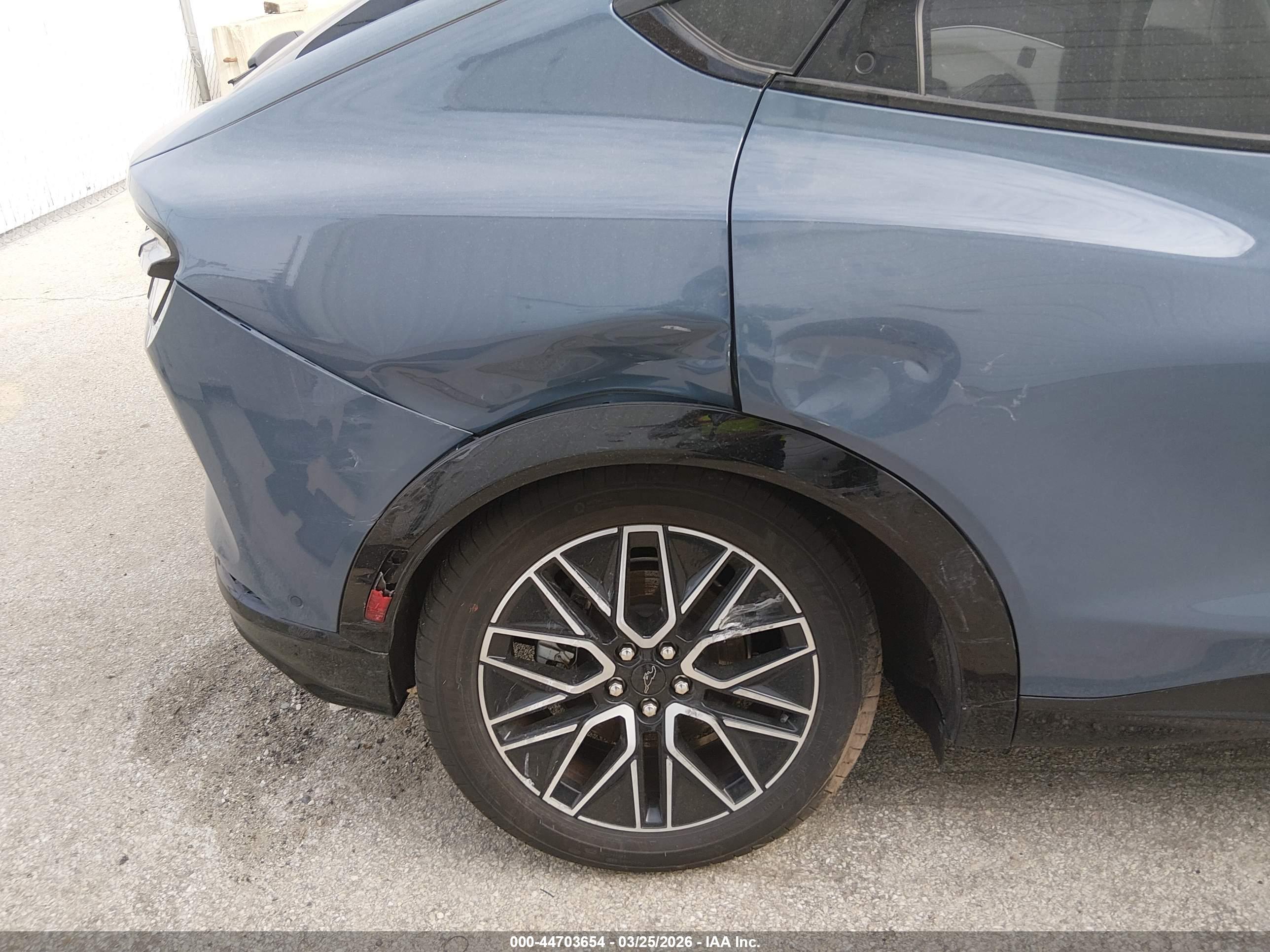 FORD MUSTANG image 6