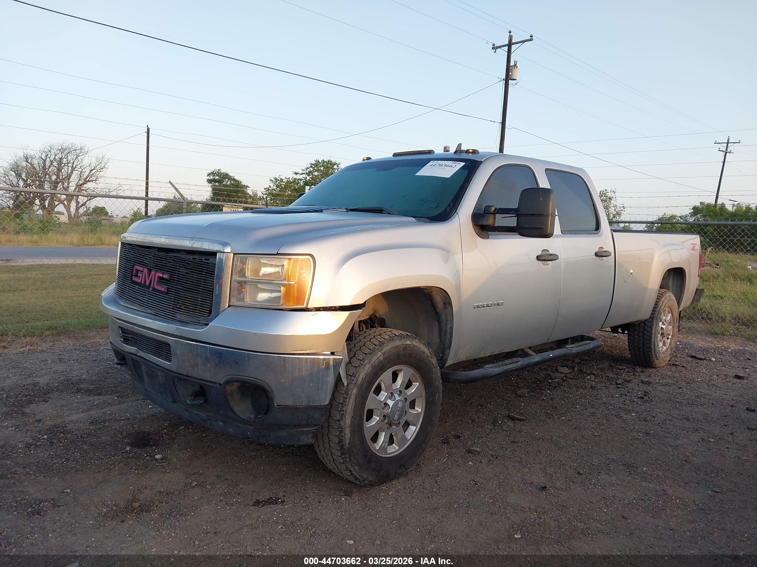 GMC SIERRA image 2