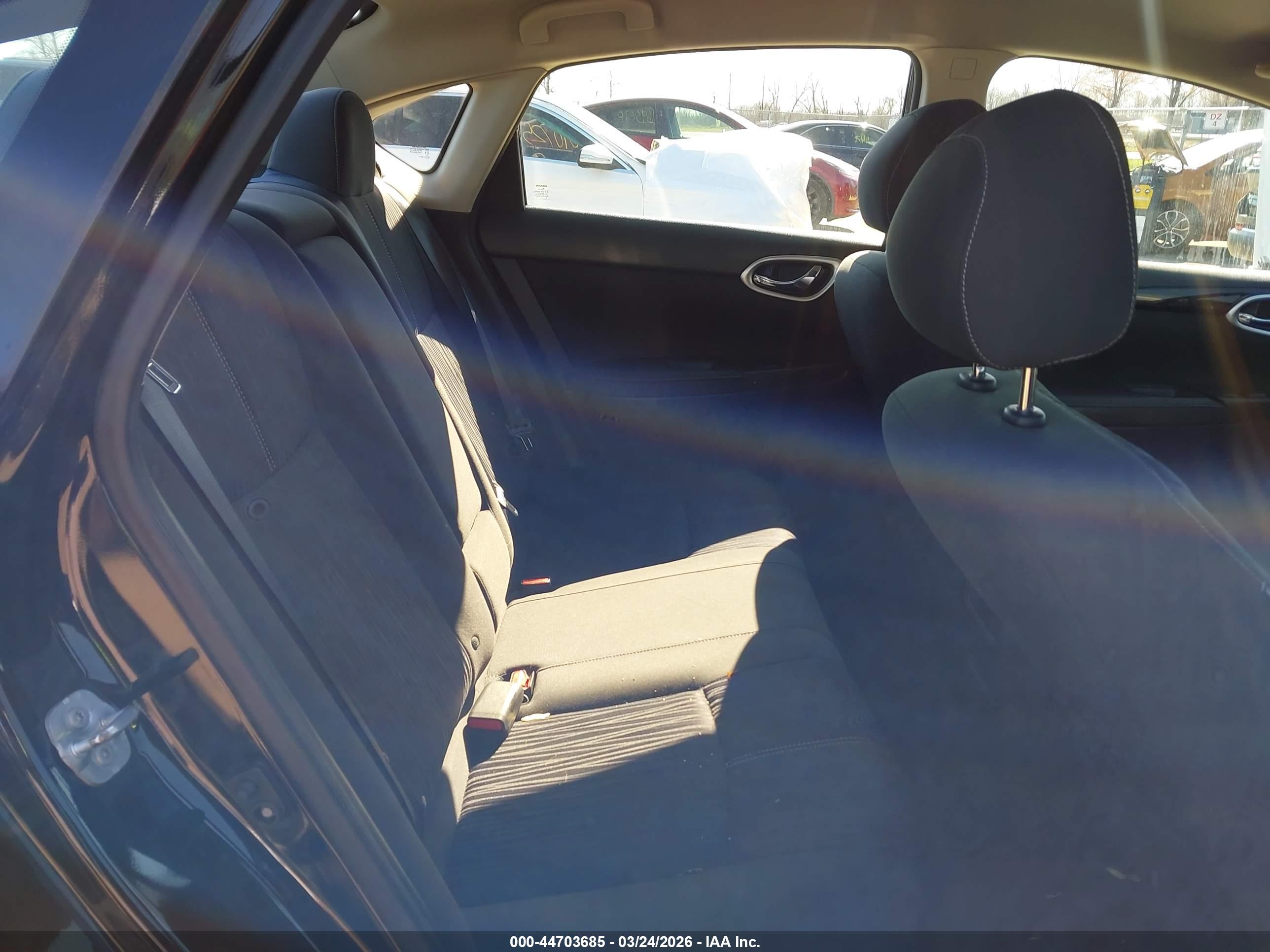 NISSAN SENTRA image 8