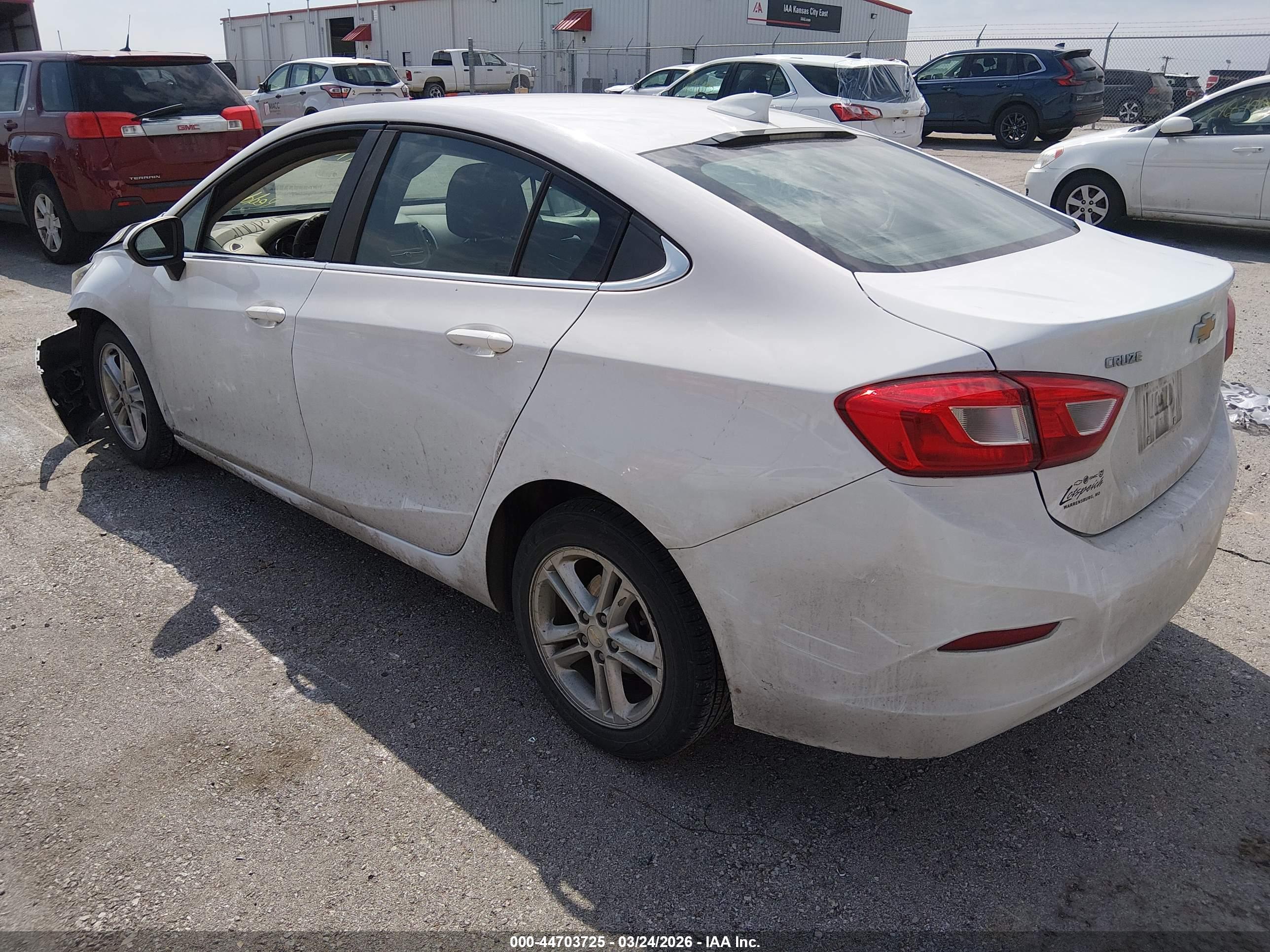 CHEVROLET CRUZE image 3