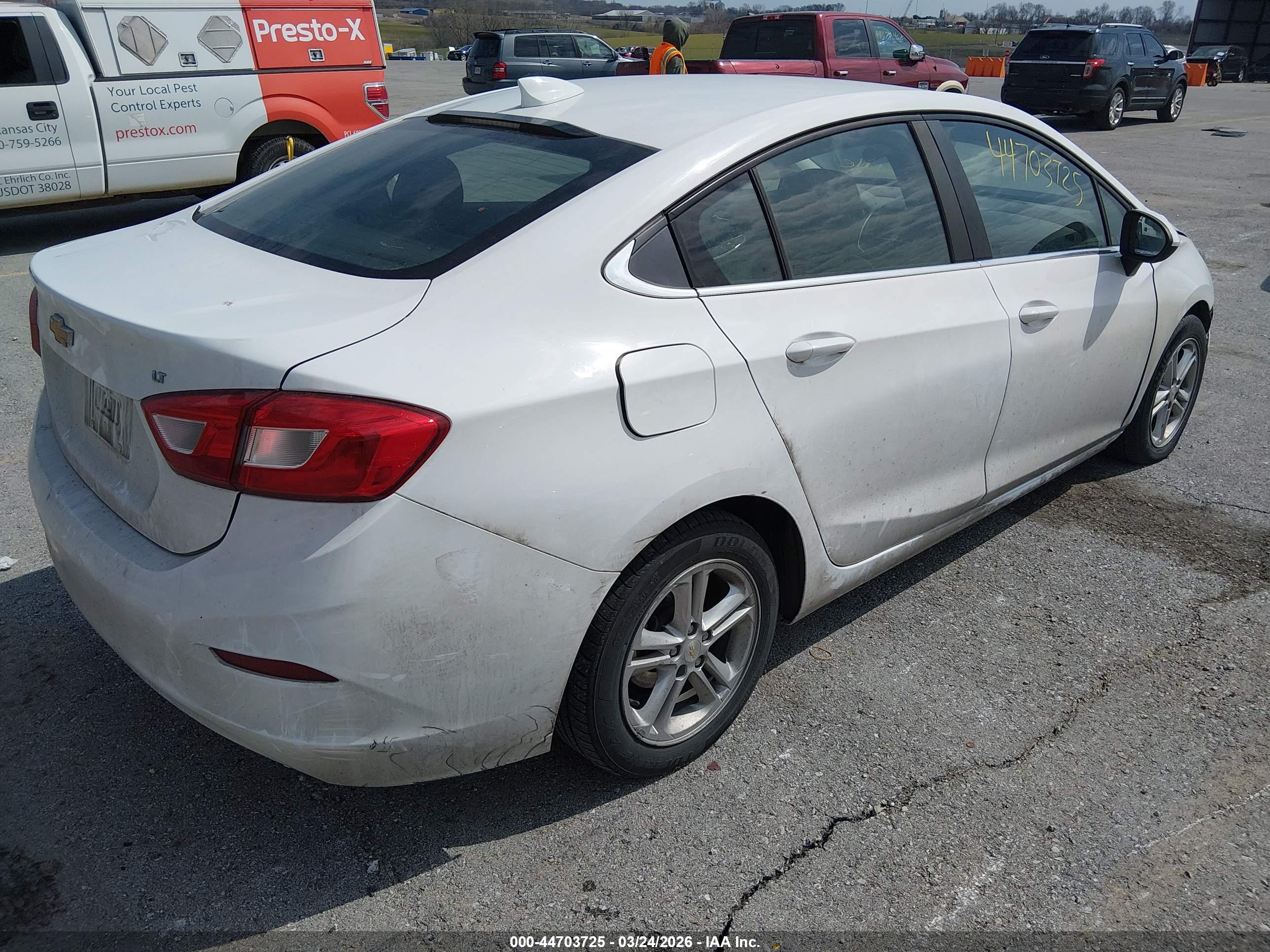 CHEVROLET CRUZE image 4