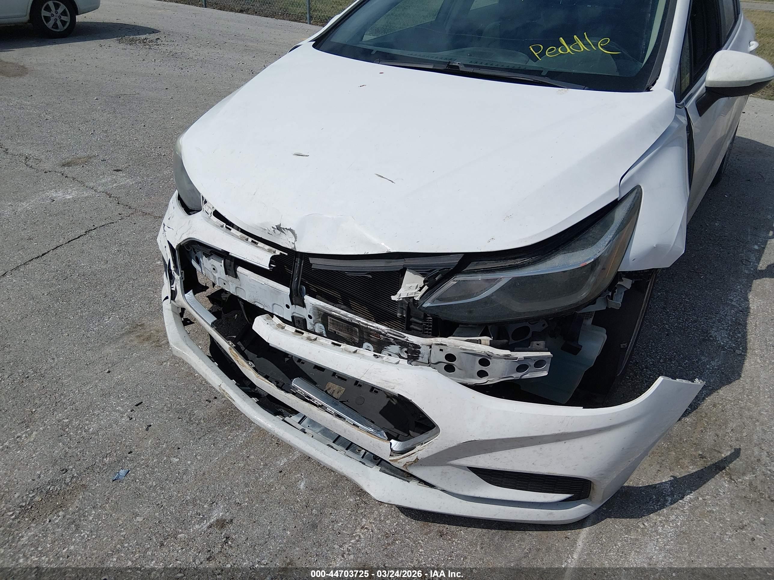 CHEVROLET CRUZE image 6