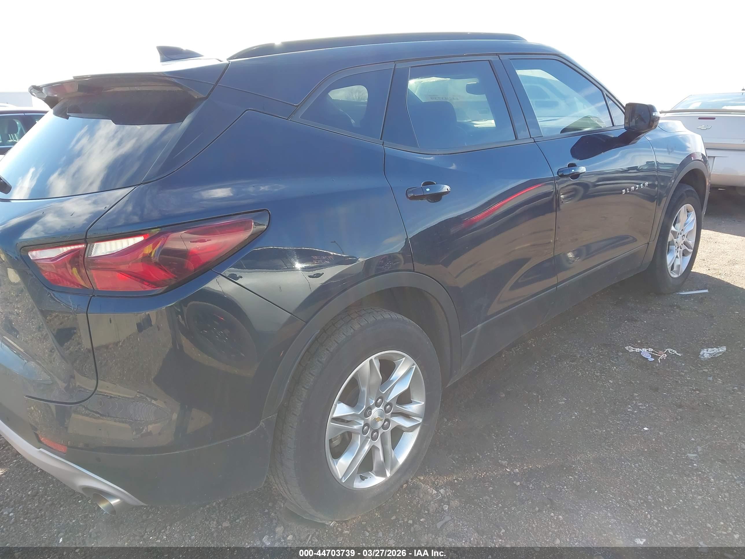 CHEVROLET BLAZER image 4