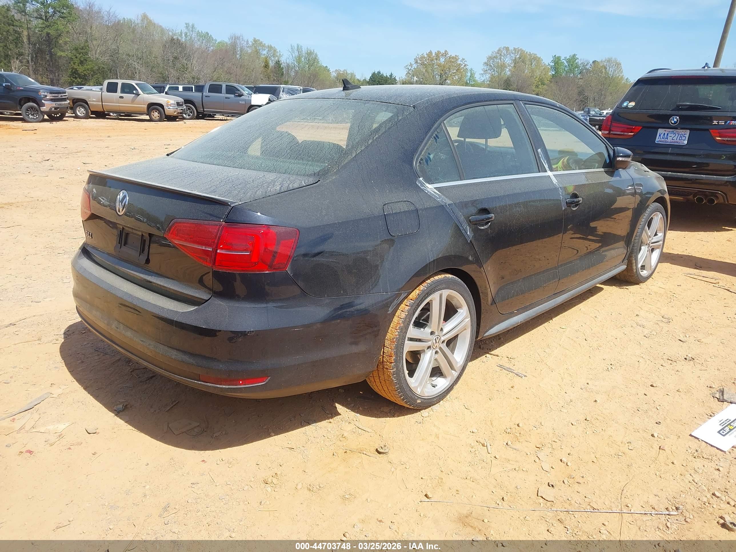 VOLKSWAGEN JETTA image 4