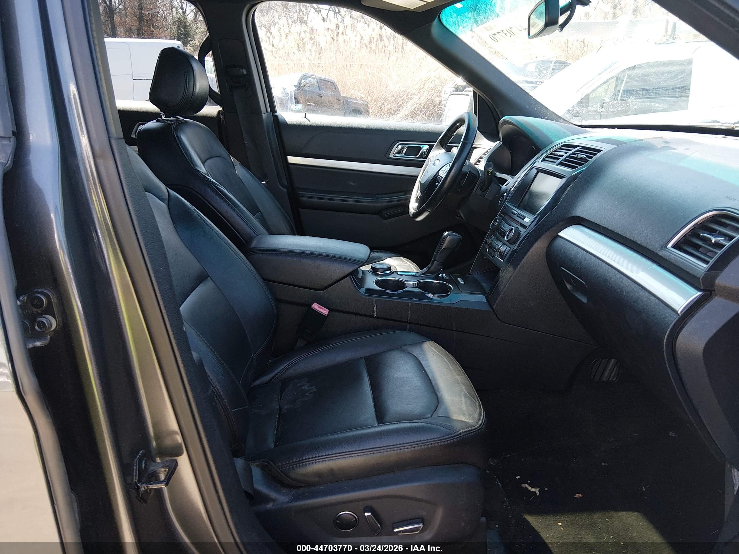 FORD EXPLORER image 5