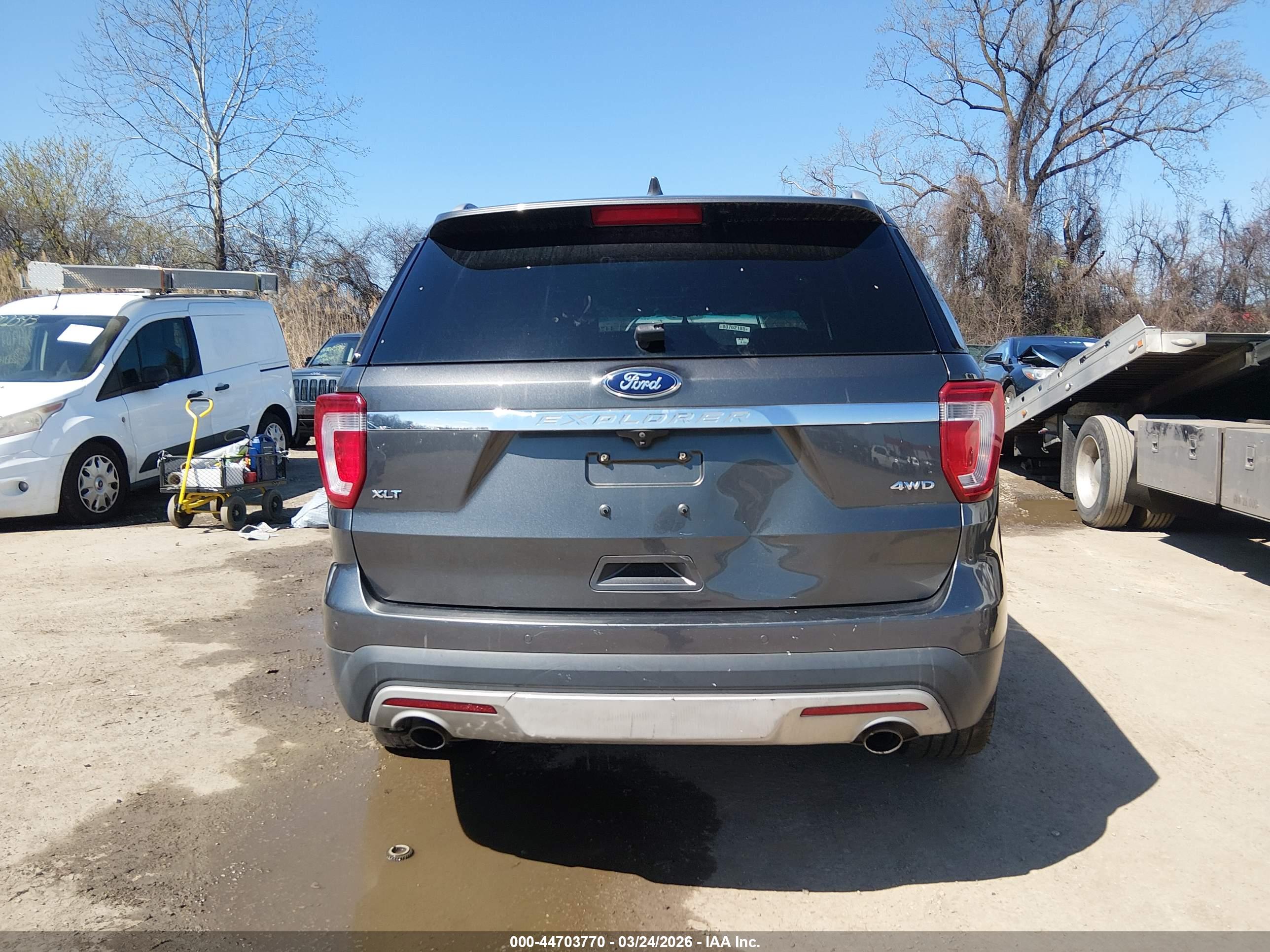 FORD EXPLORER image 6