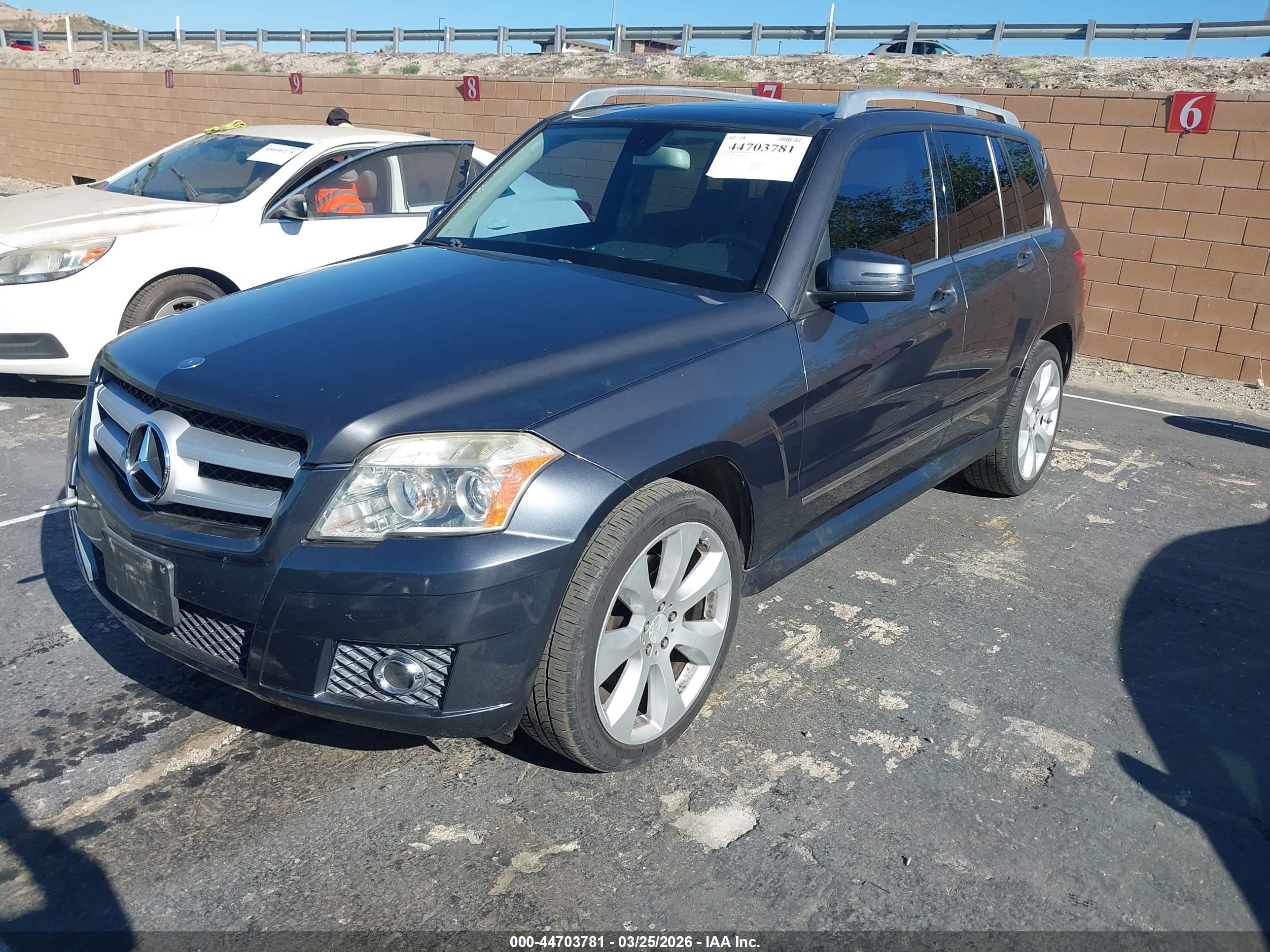 MERCEDES-BENZ GLK image 2
