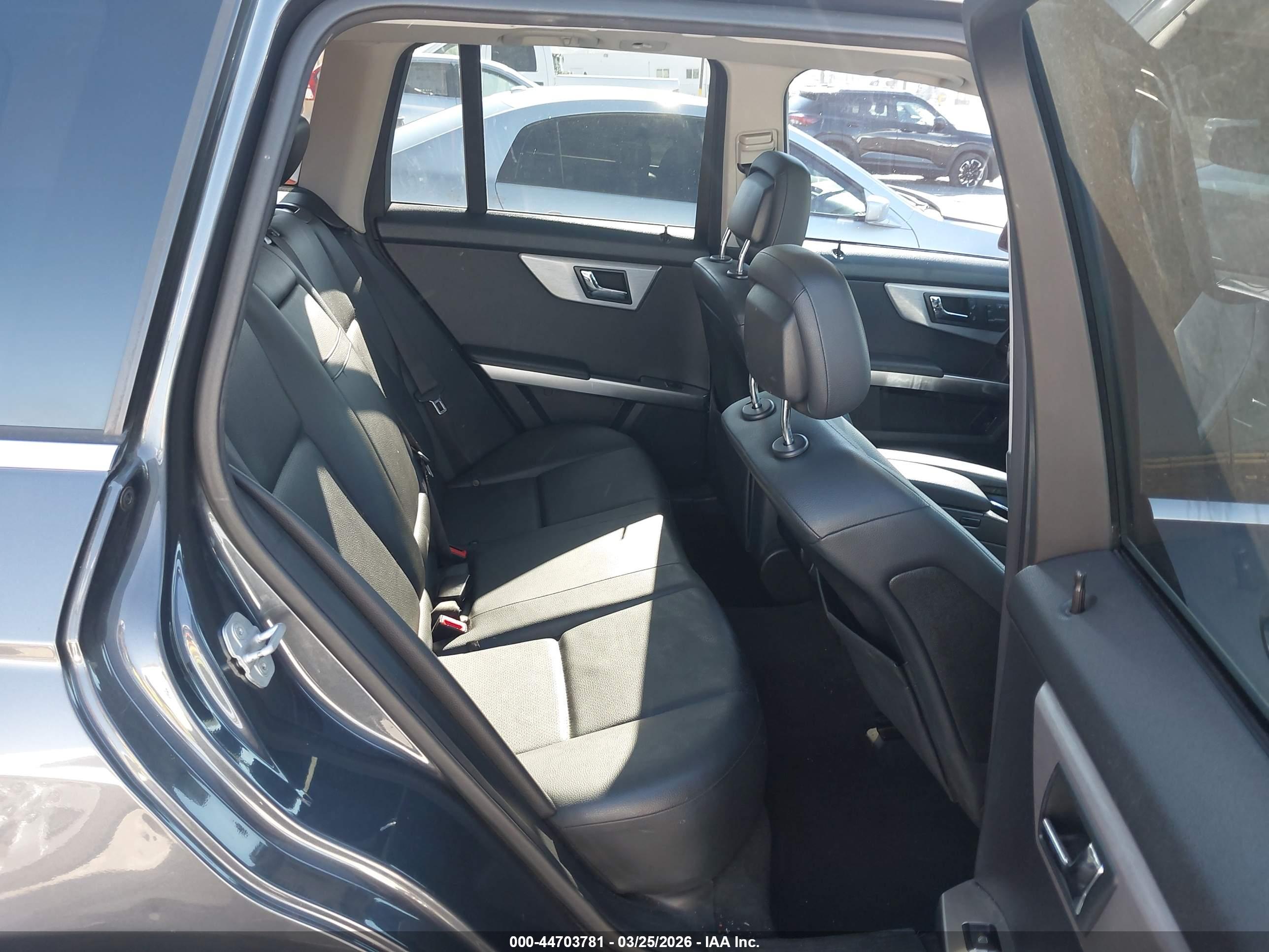 MERCEDES-BENZ GLK image 8