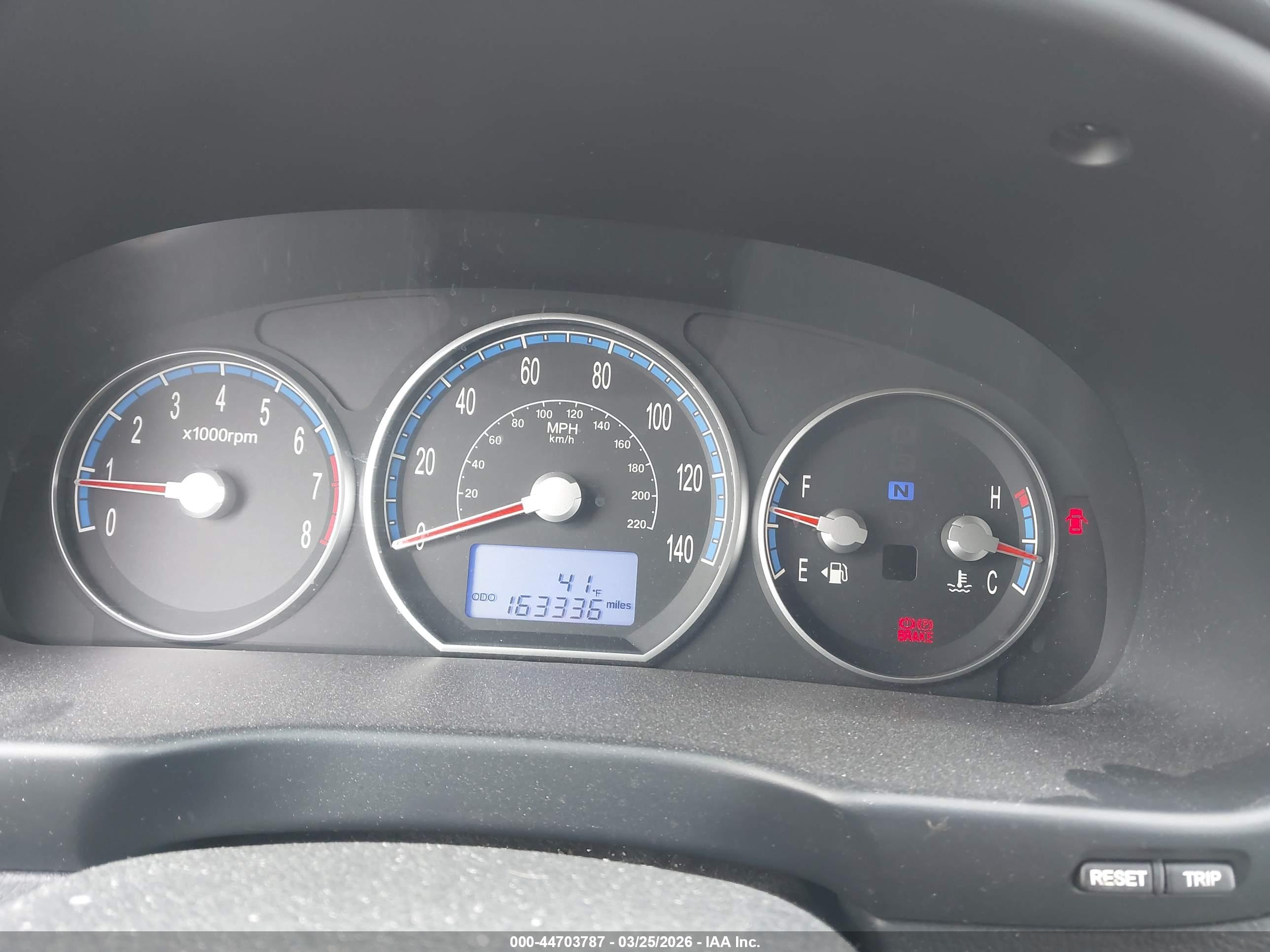 HYUNDAI SANTA image 7