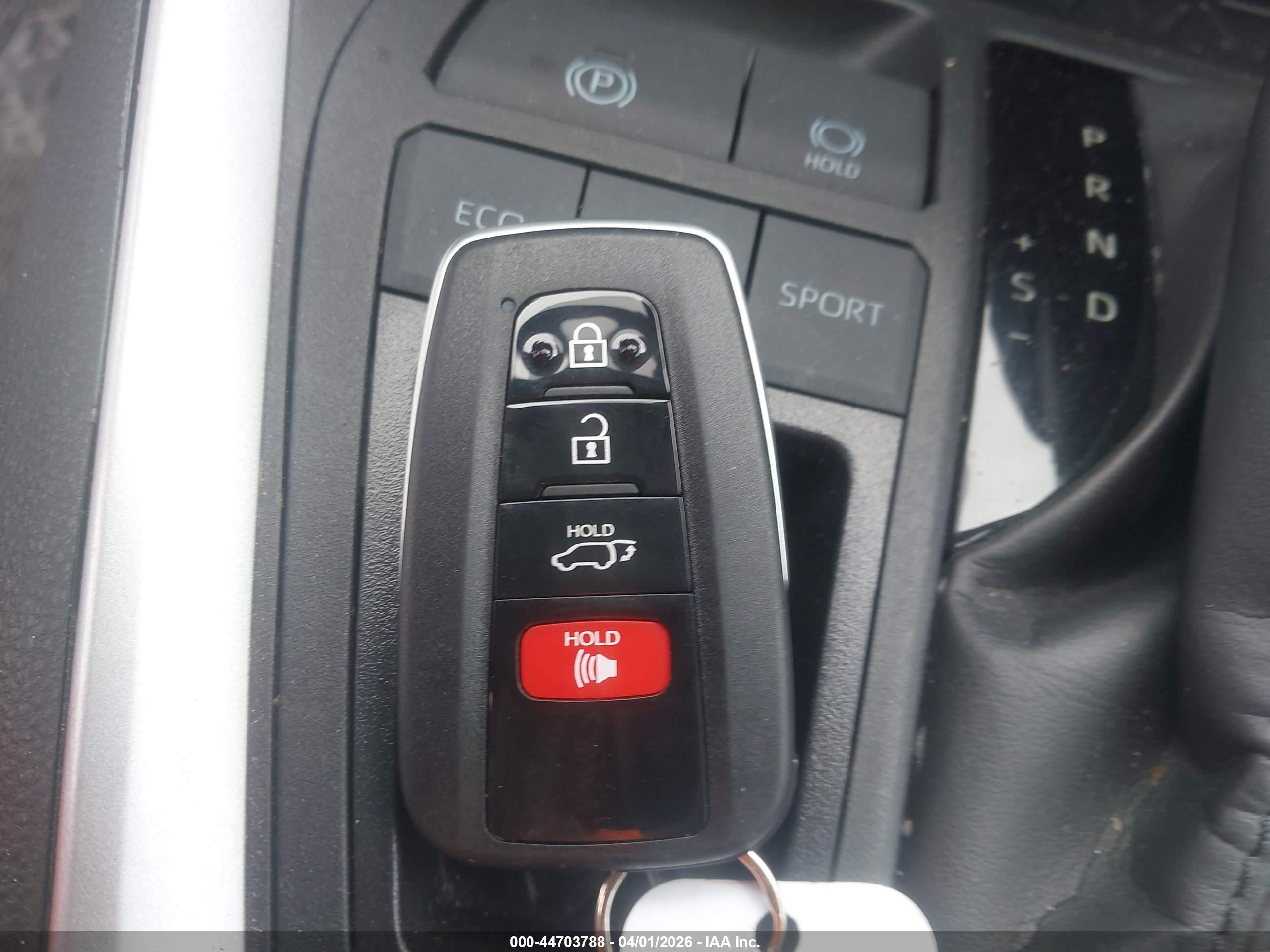 TOYOTA RAV4 image 11