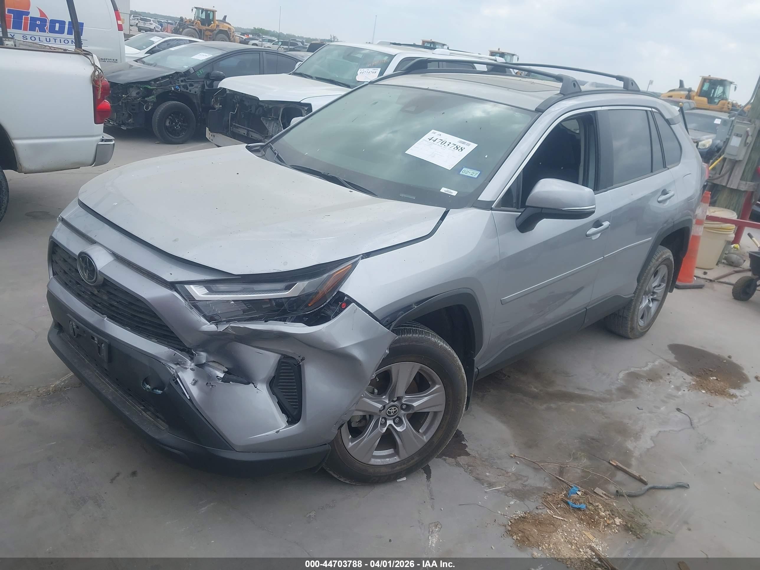 TOYOTA RAV4 image 2