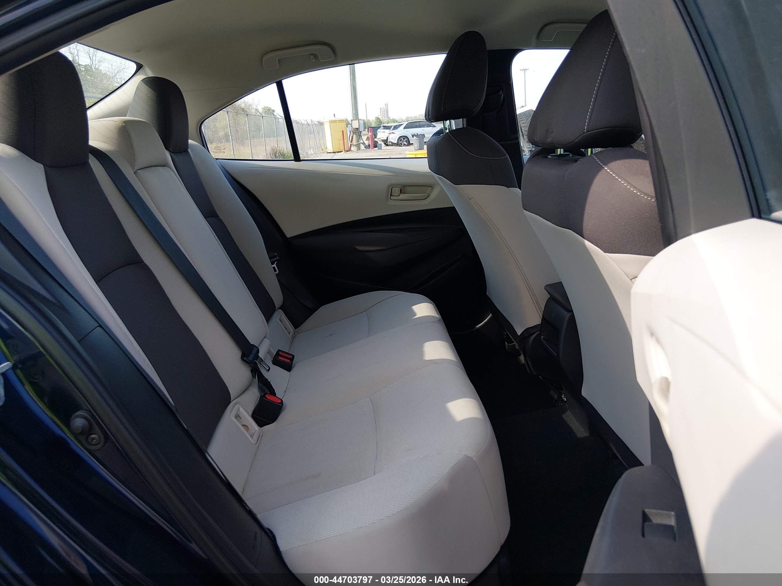 TOYOTA COROLLA image 8