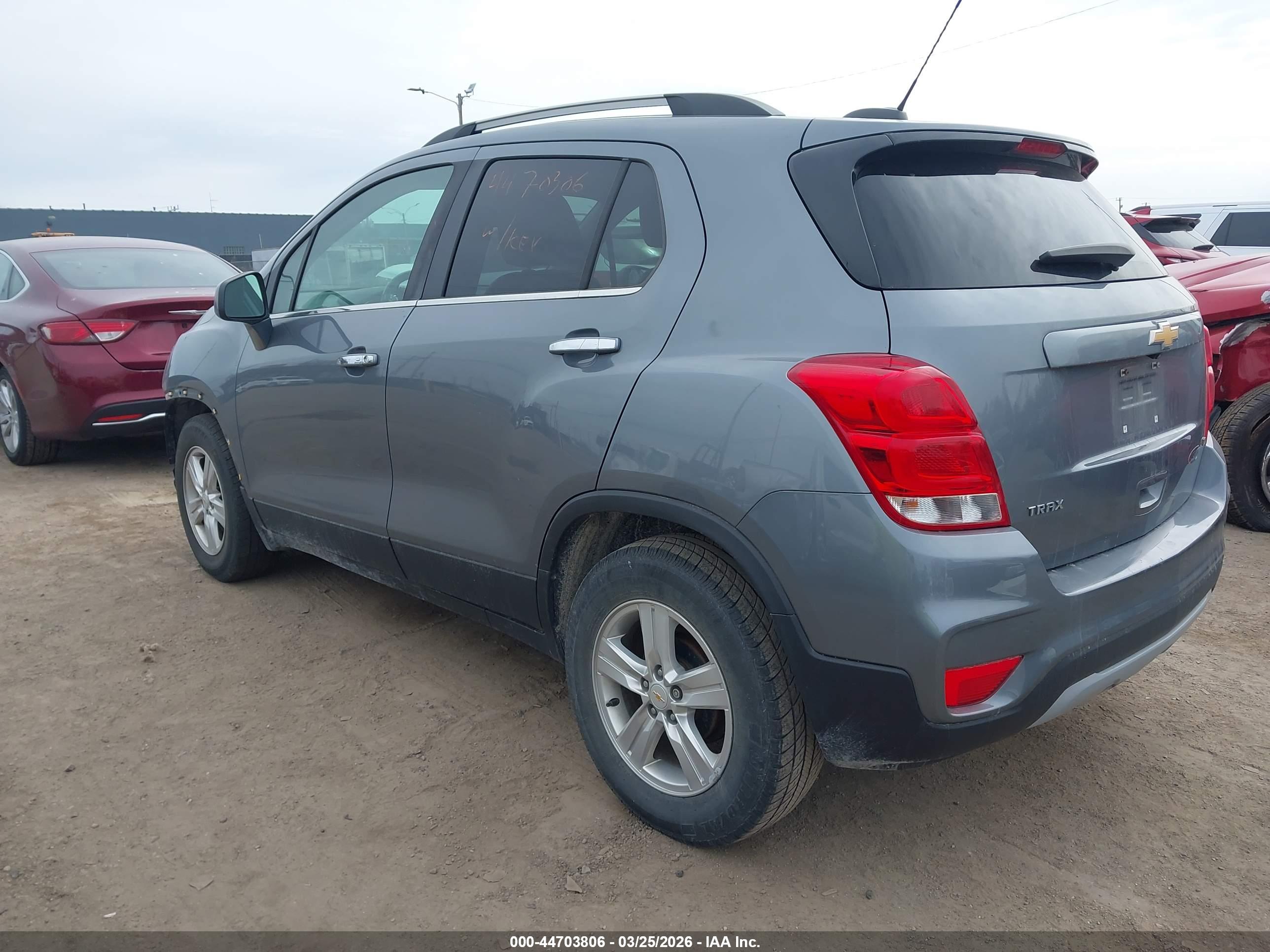 CHEVROLET TRAX image 3