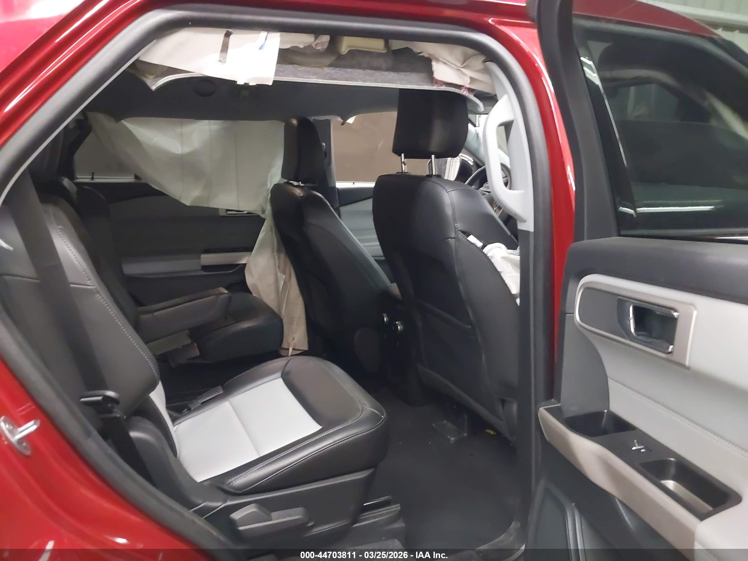 FORD EXPLORER image 8