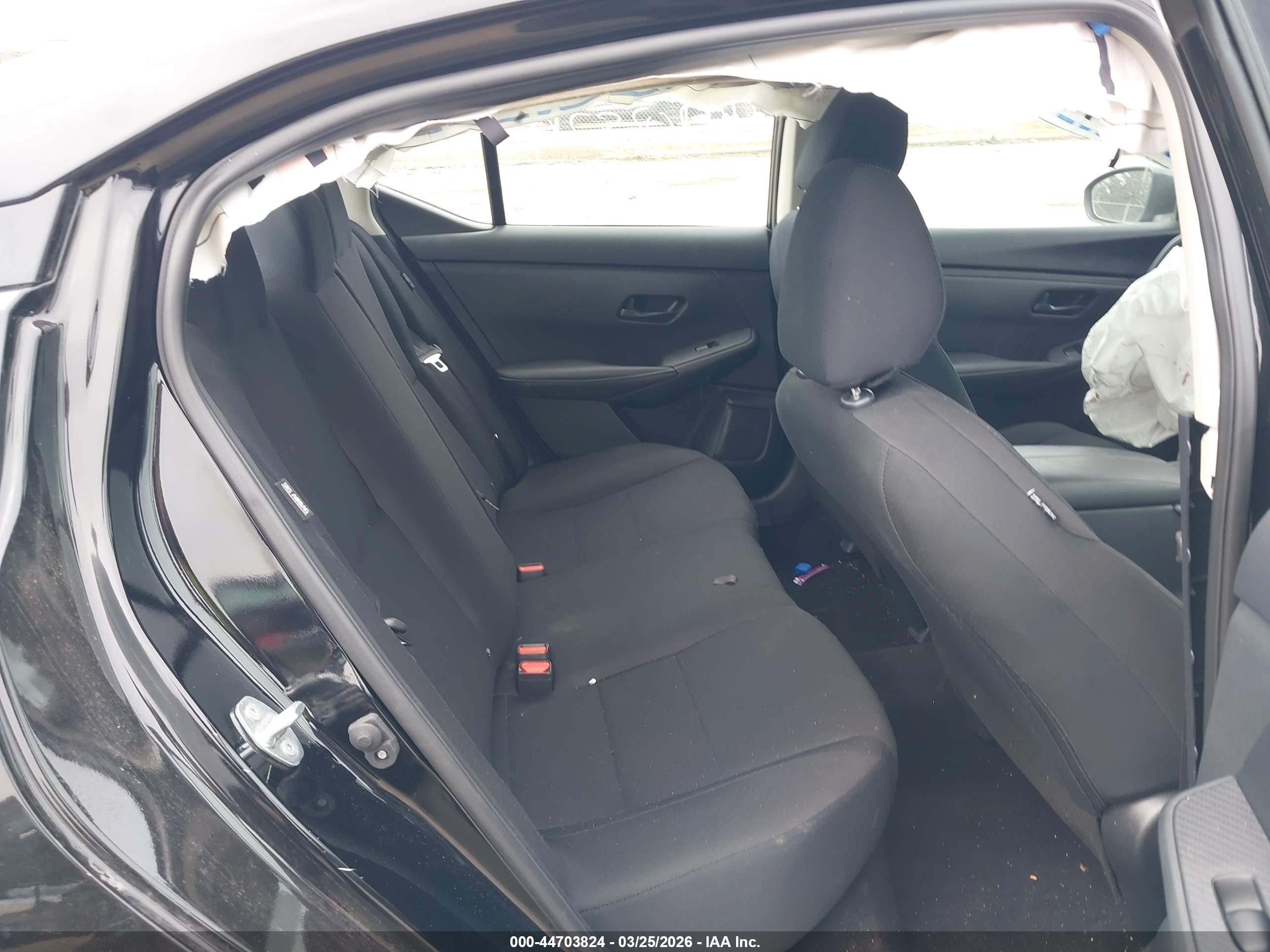 NISSAN SENTRA image 8
