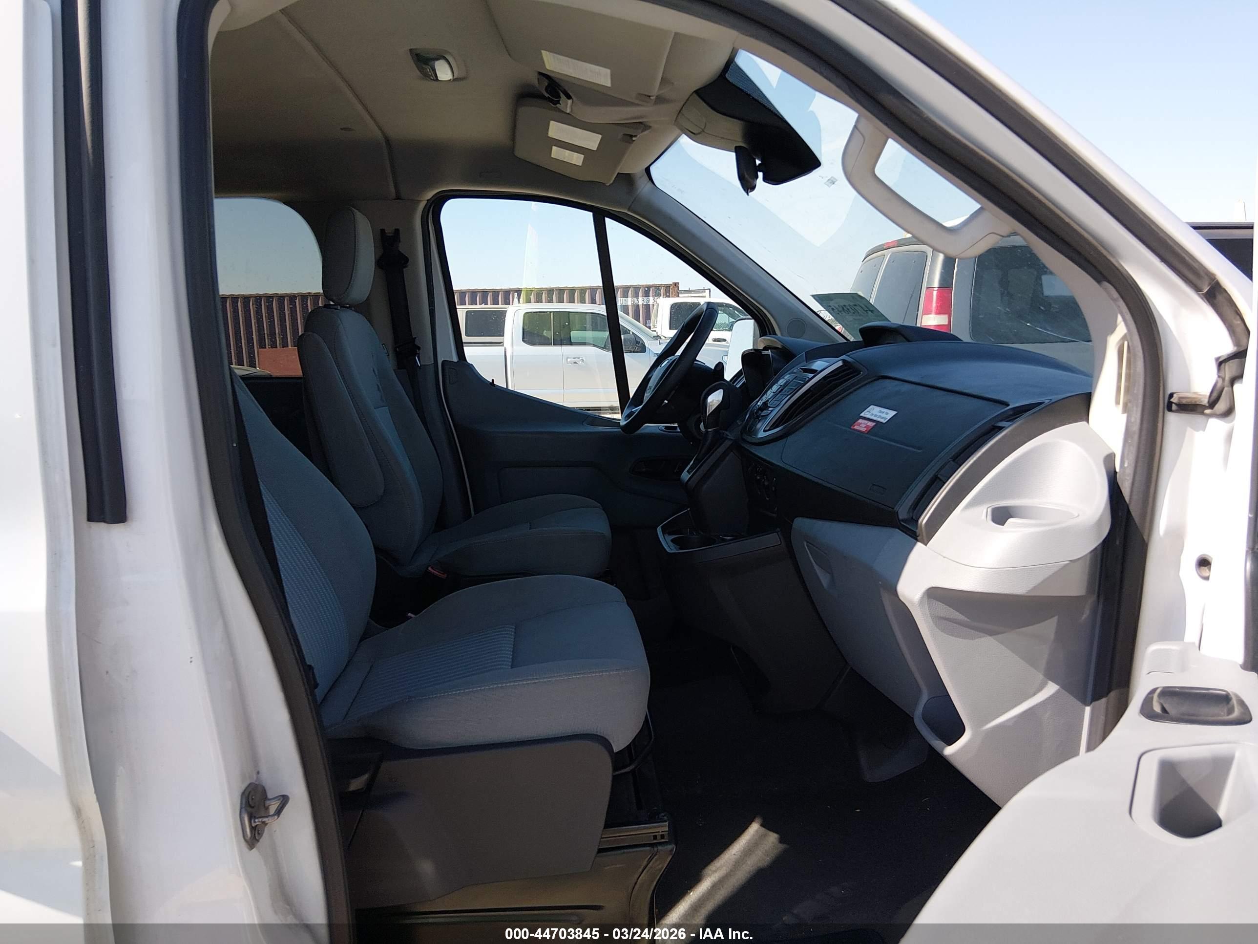 FORD TRANSIT-350 image 5