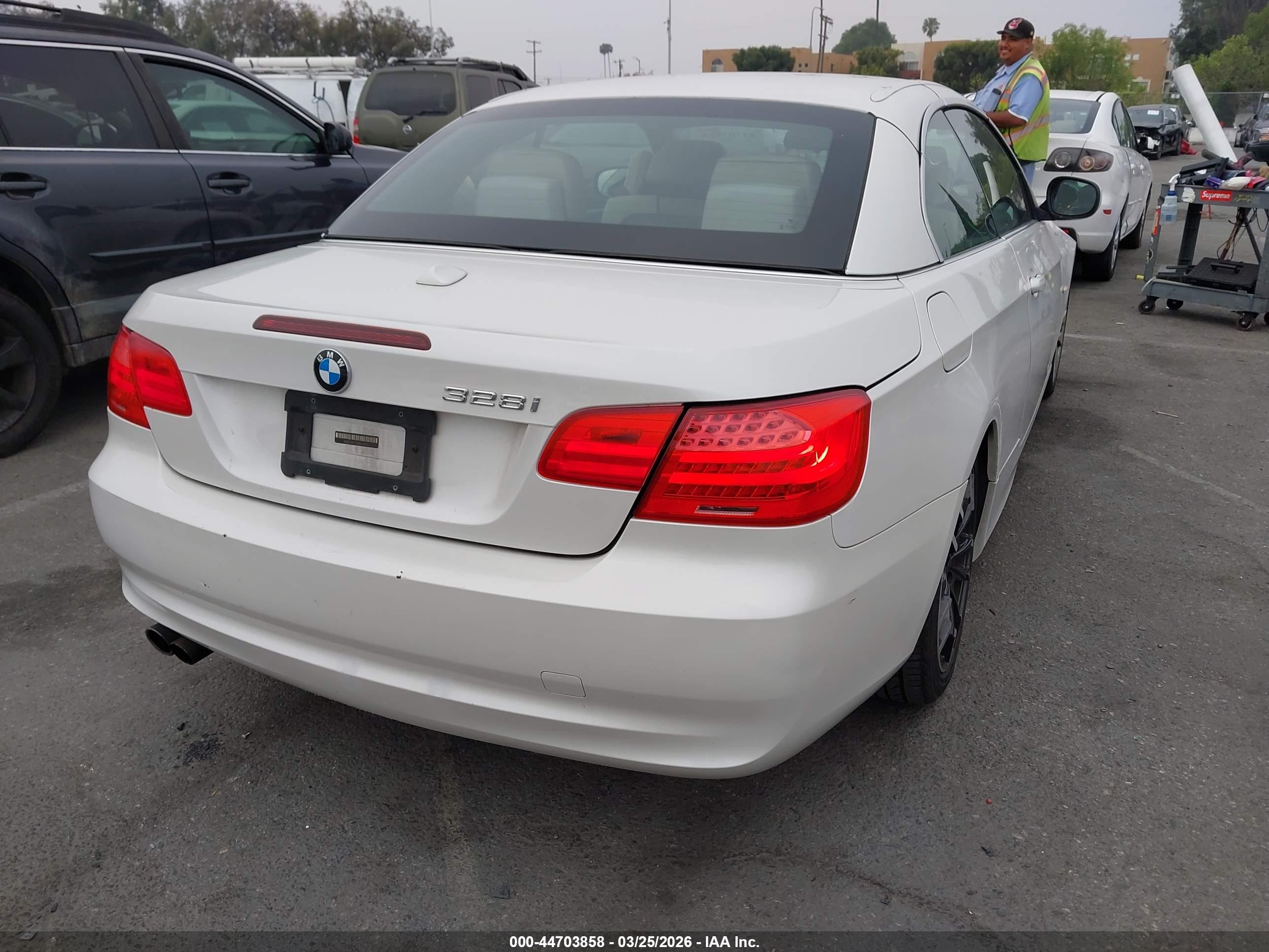 BMW 328I image 4