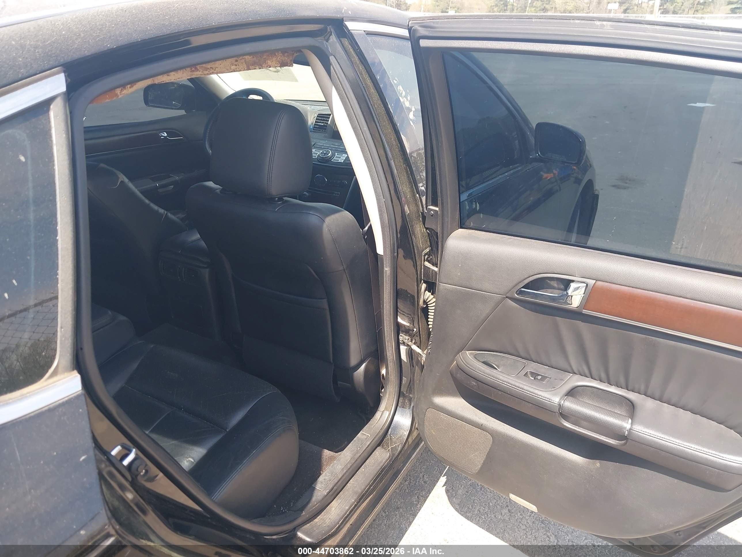 INFINITI M35 image 8