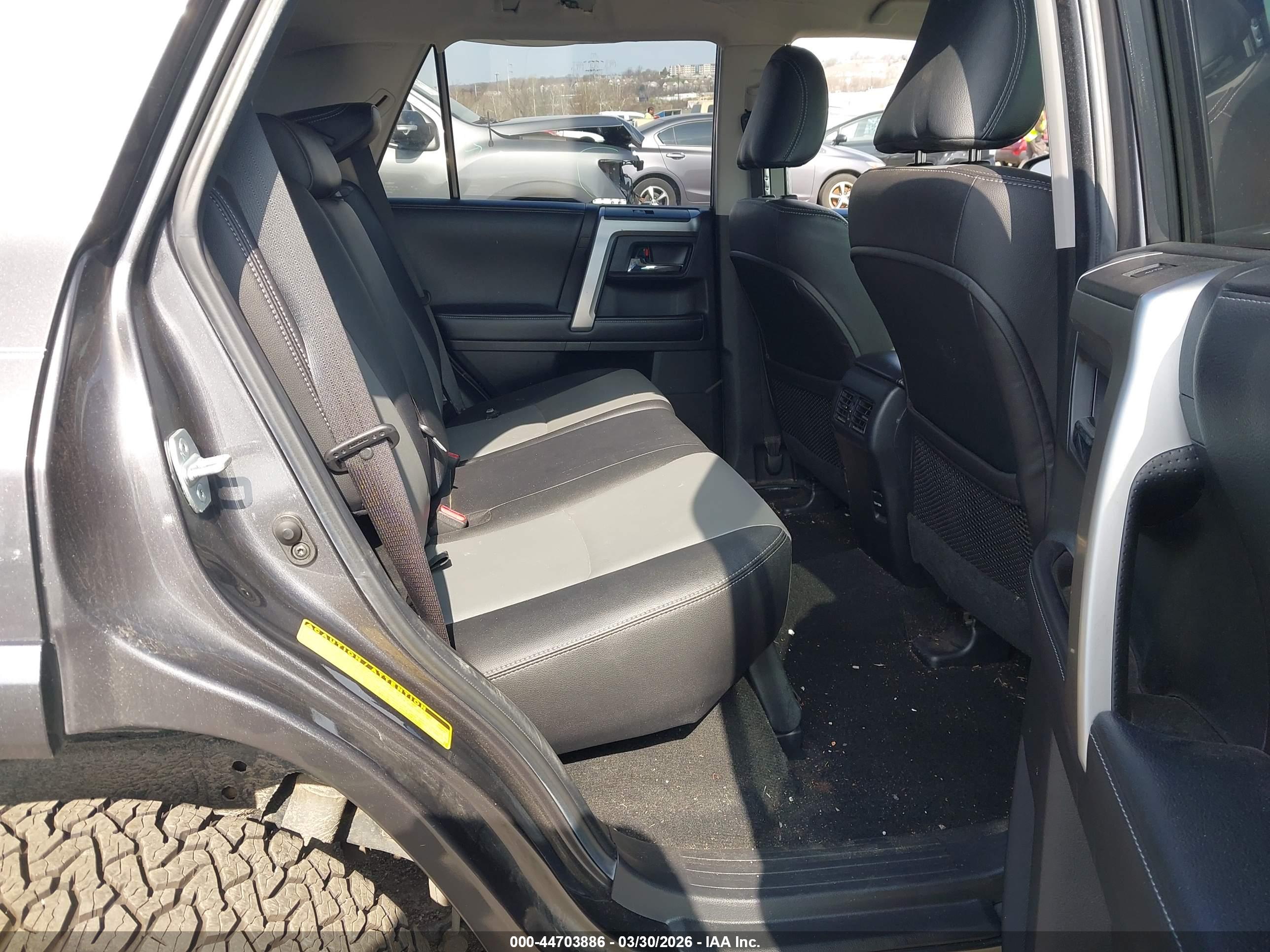 TOYOTA 4RUNNER image 8