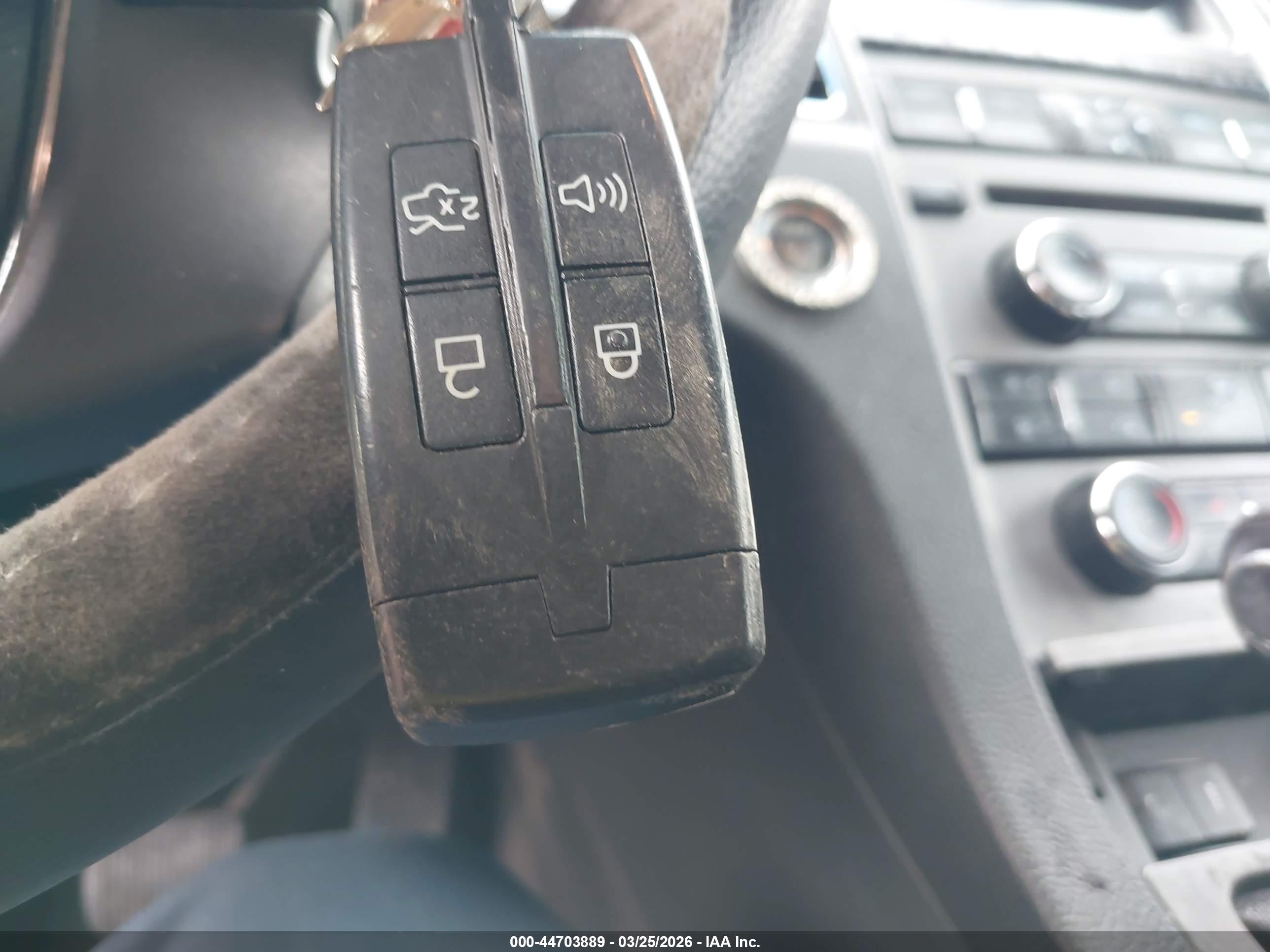 FORD TAURUS image 11