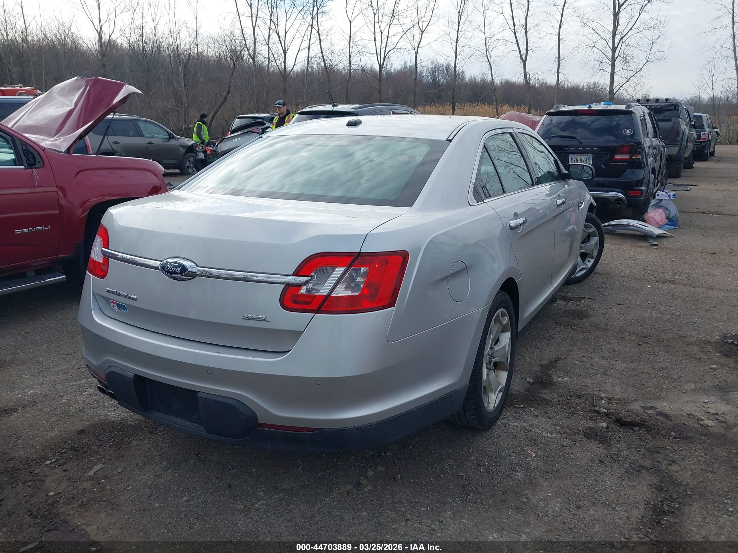 FORD TAURUS image 4