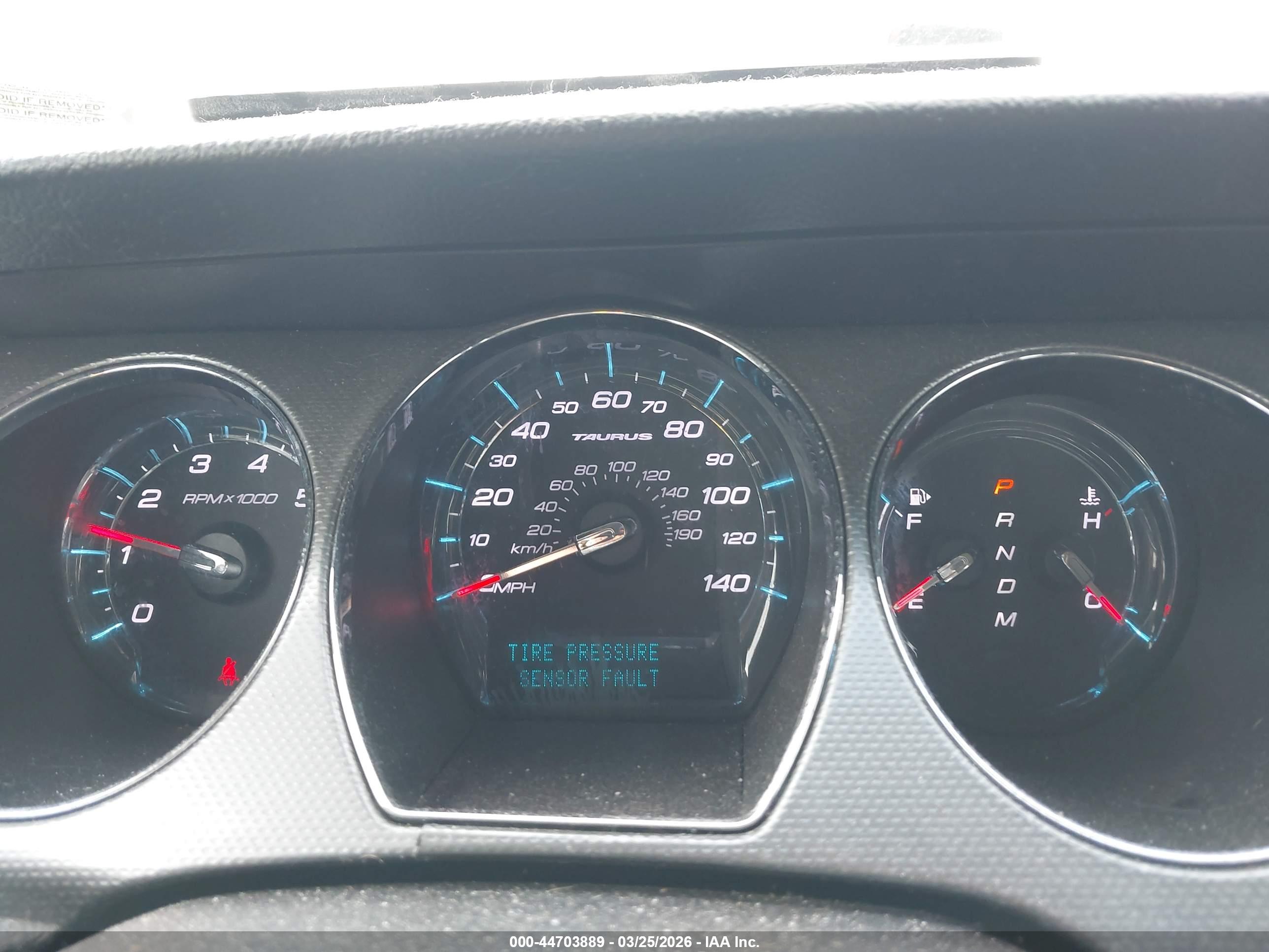 FORD TAURUS image 7
