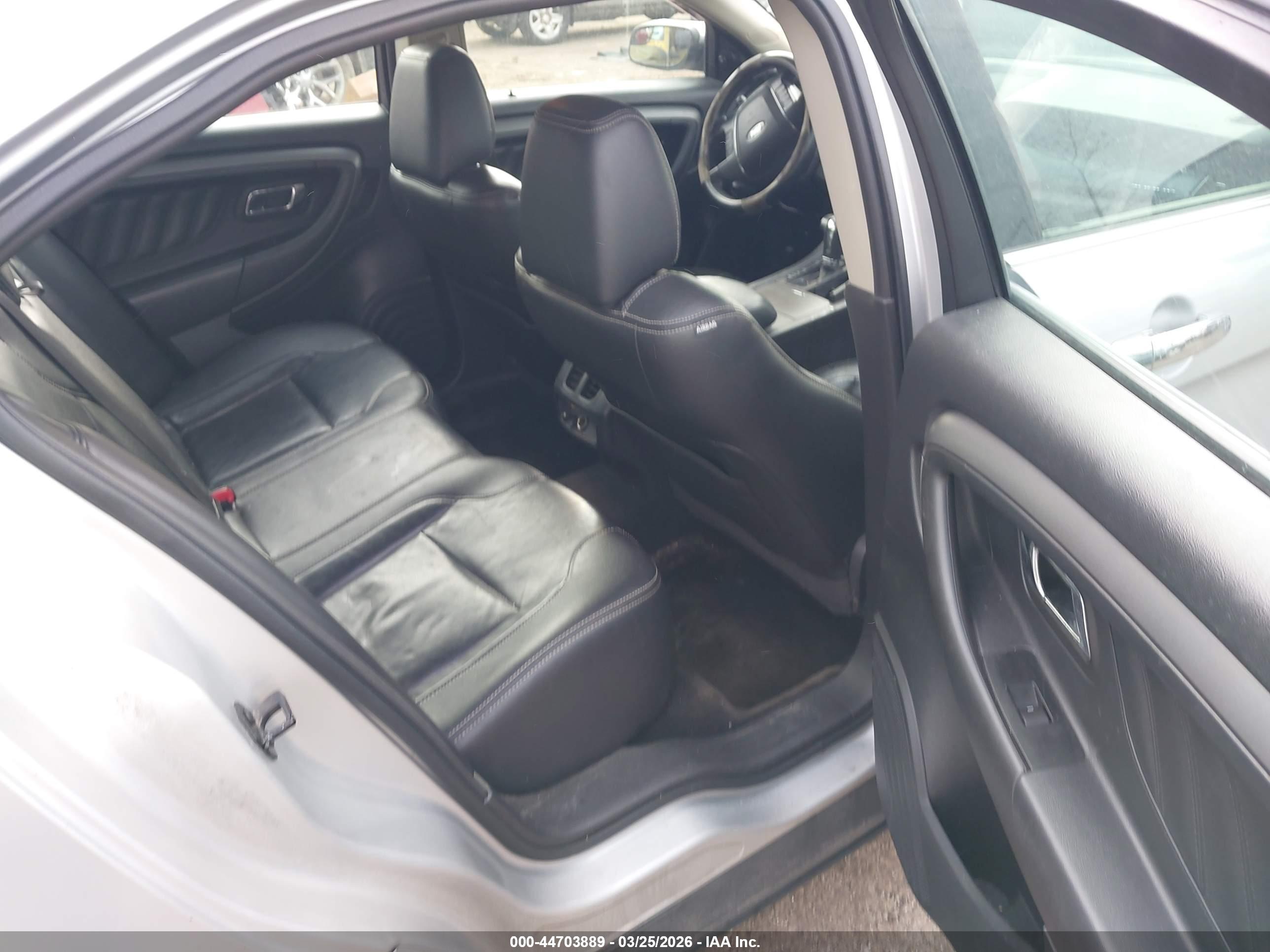 FORD TAURUS image 8