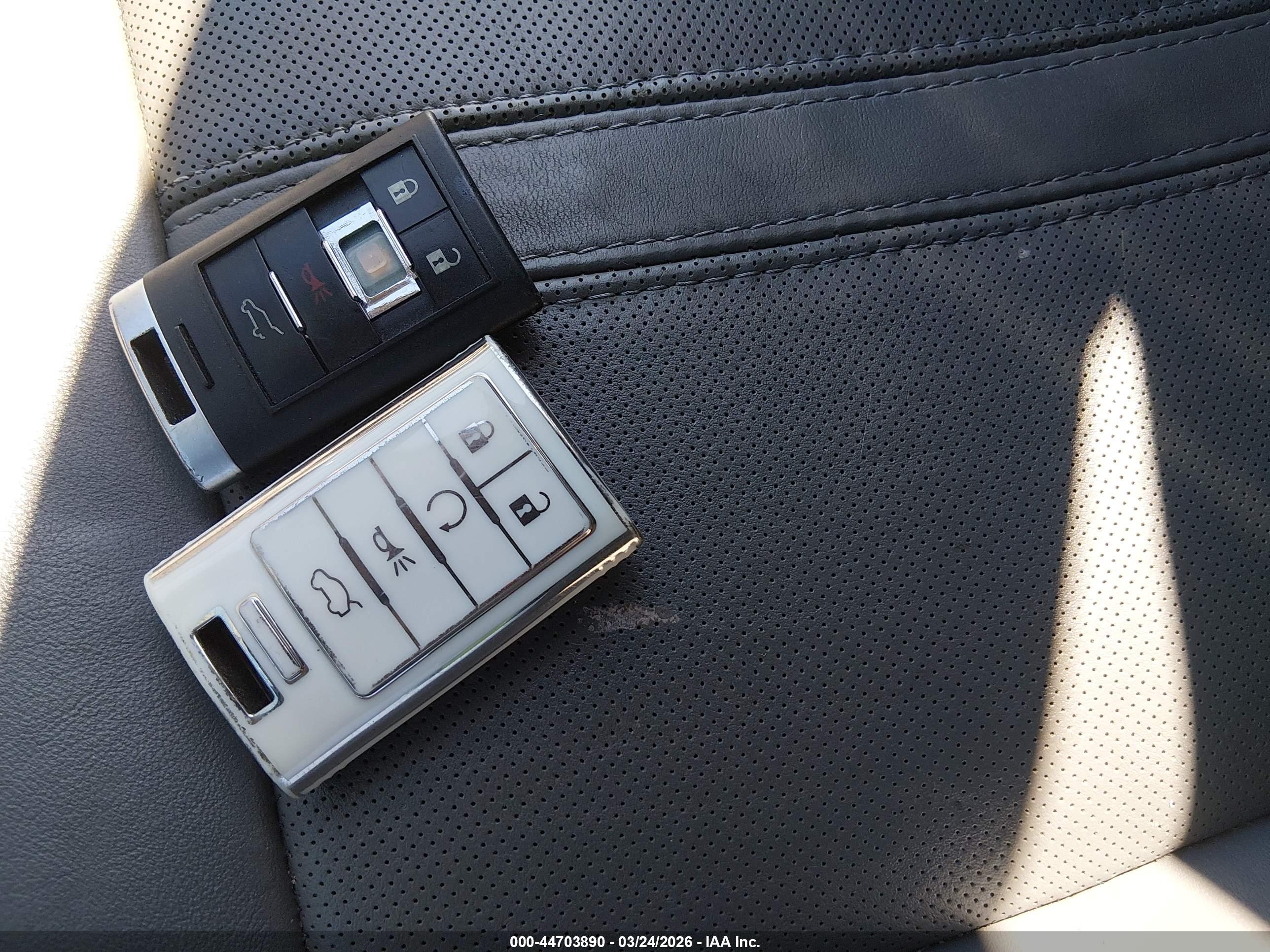 CADILLAC SRX image 11
