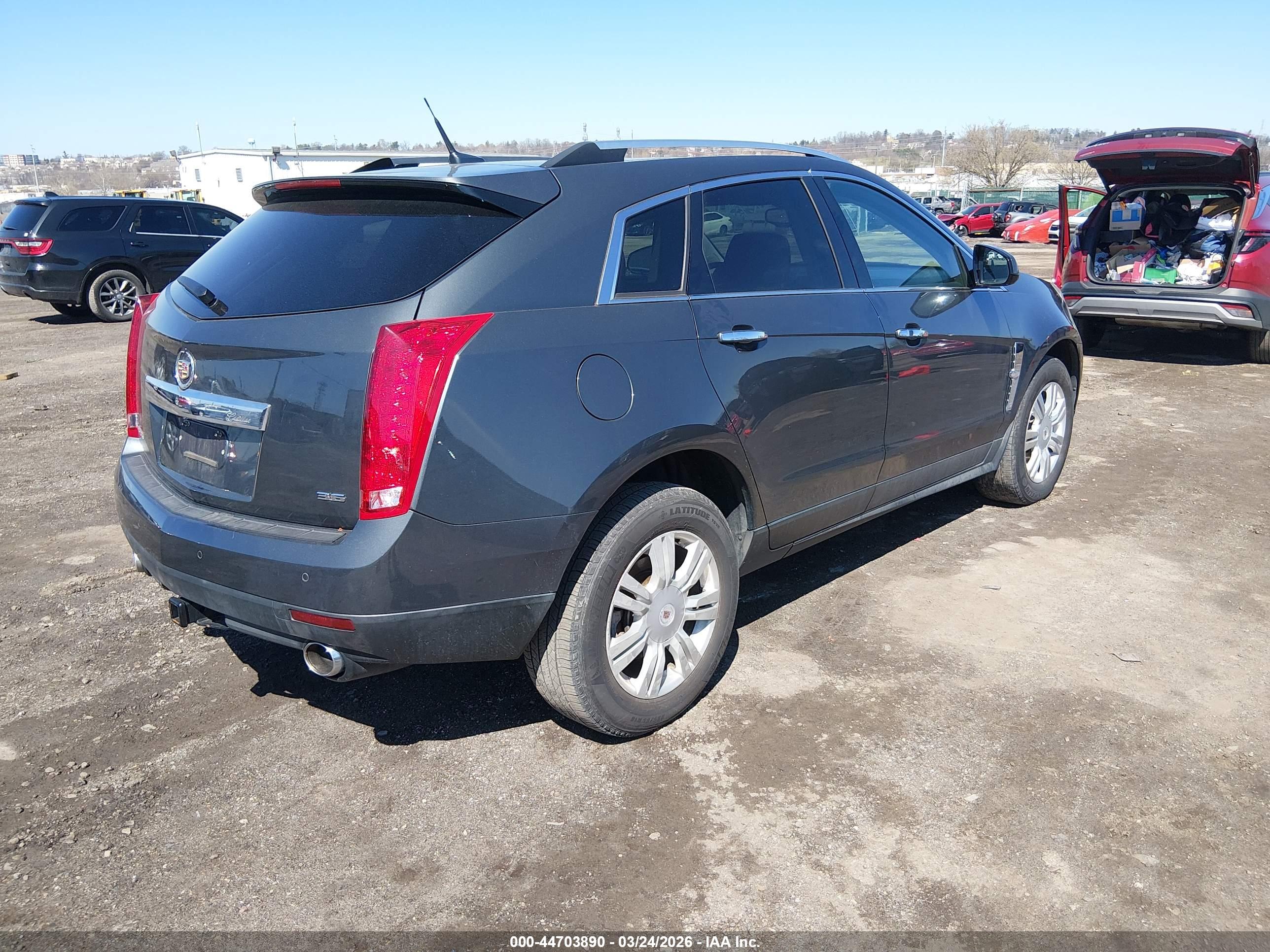 CADILLAC SRX image 4