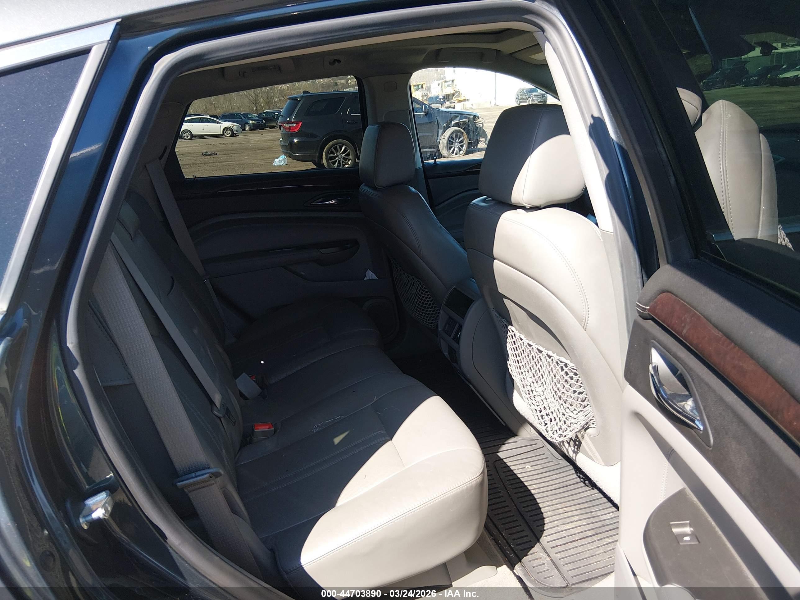 CADILLAC SRX image 8
