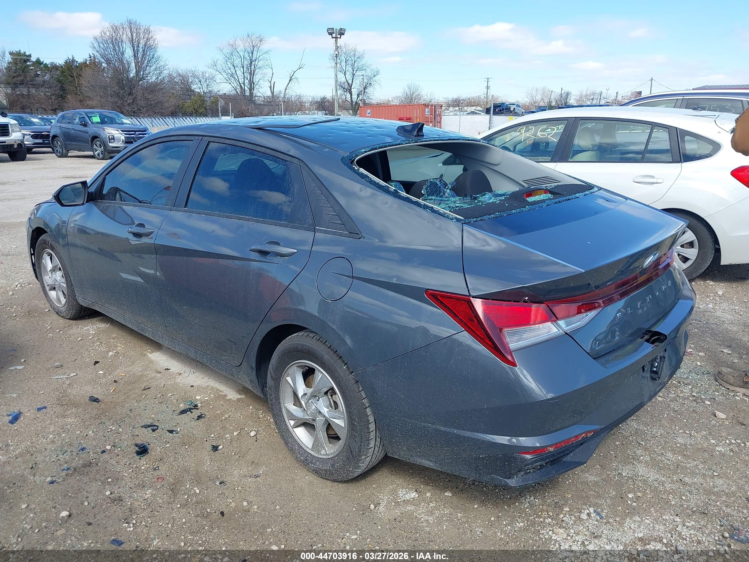 HYUNDAI ELANTRA image 3