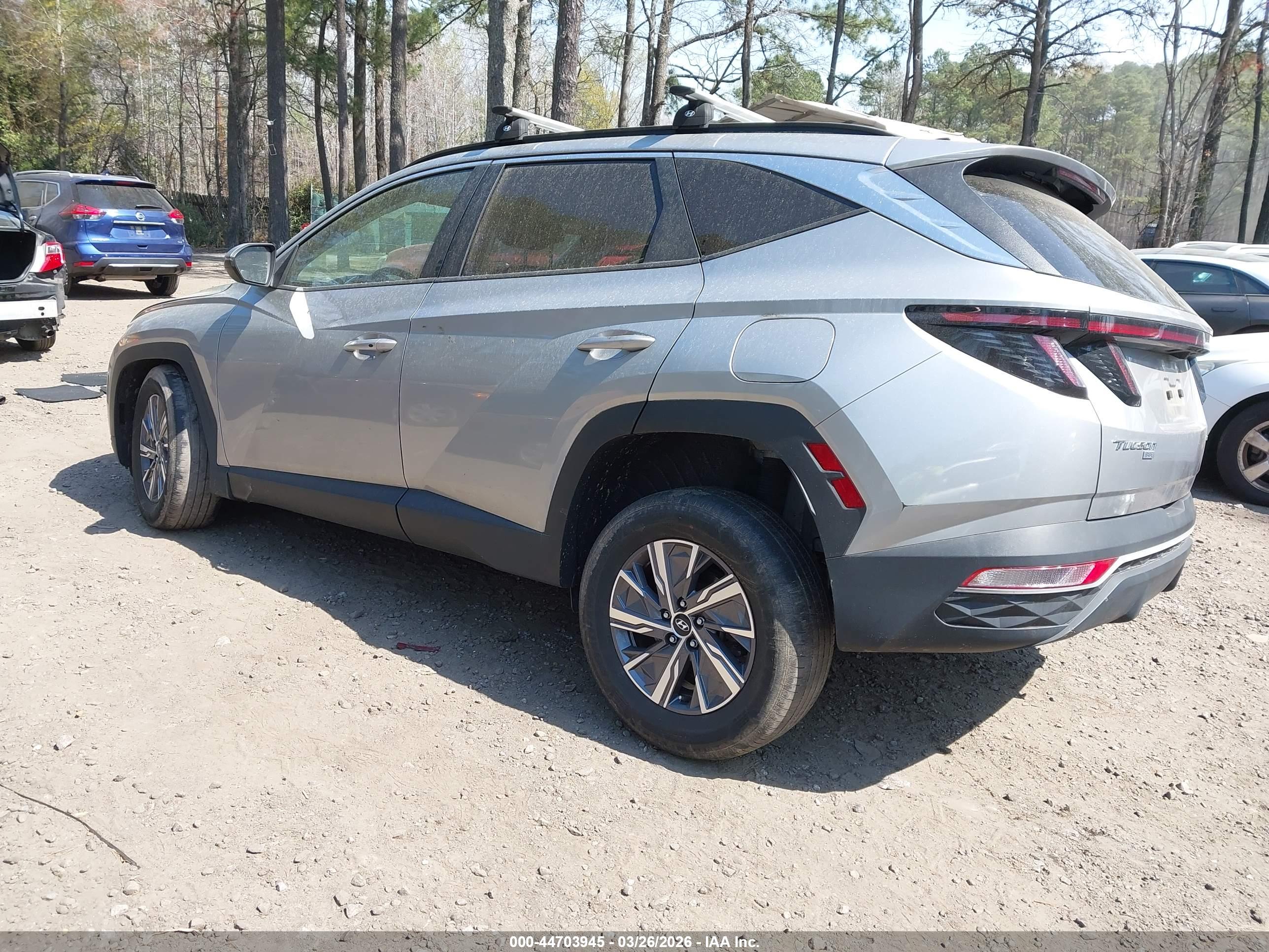 HYUNDAI TUCSON image 3
