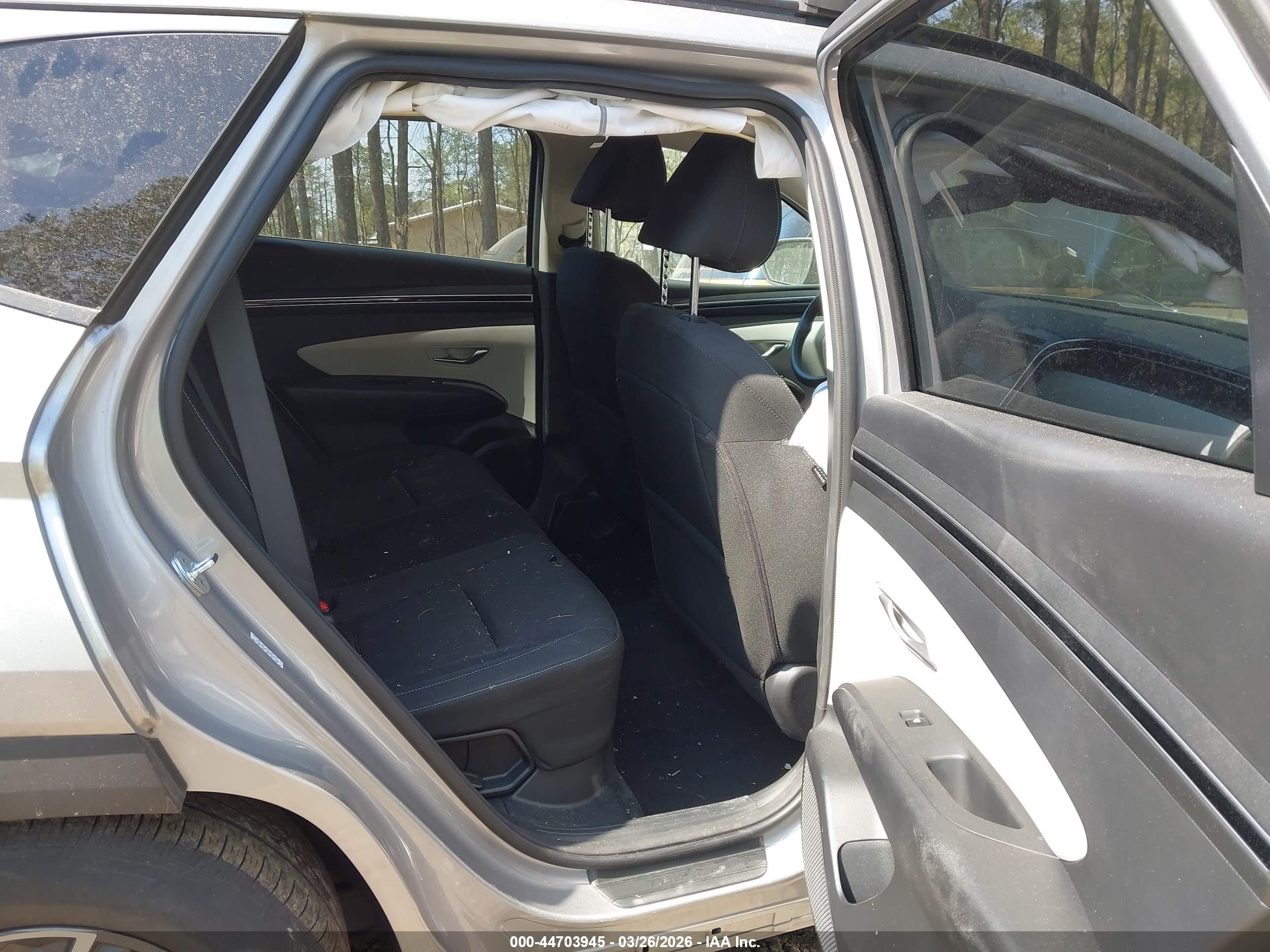HYUNDAI TUCSON image 8