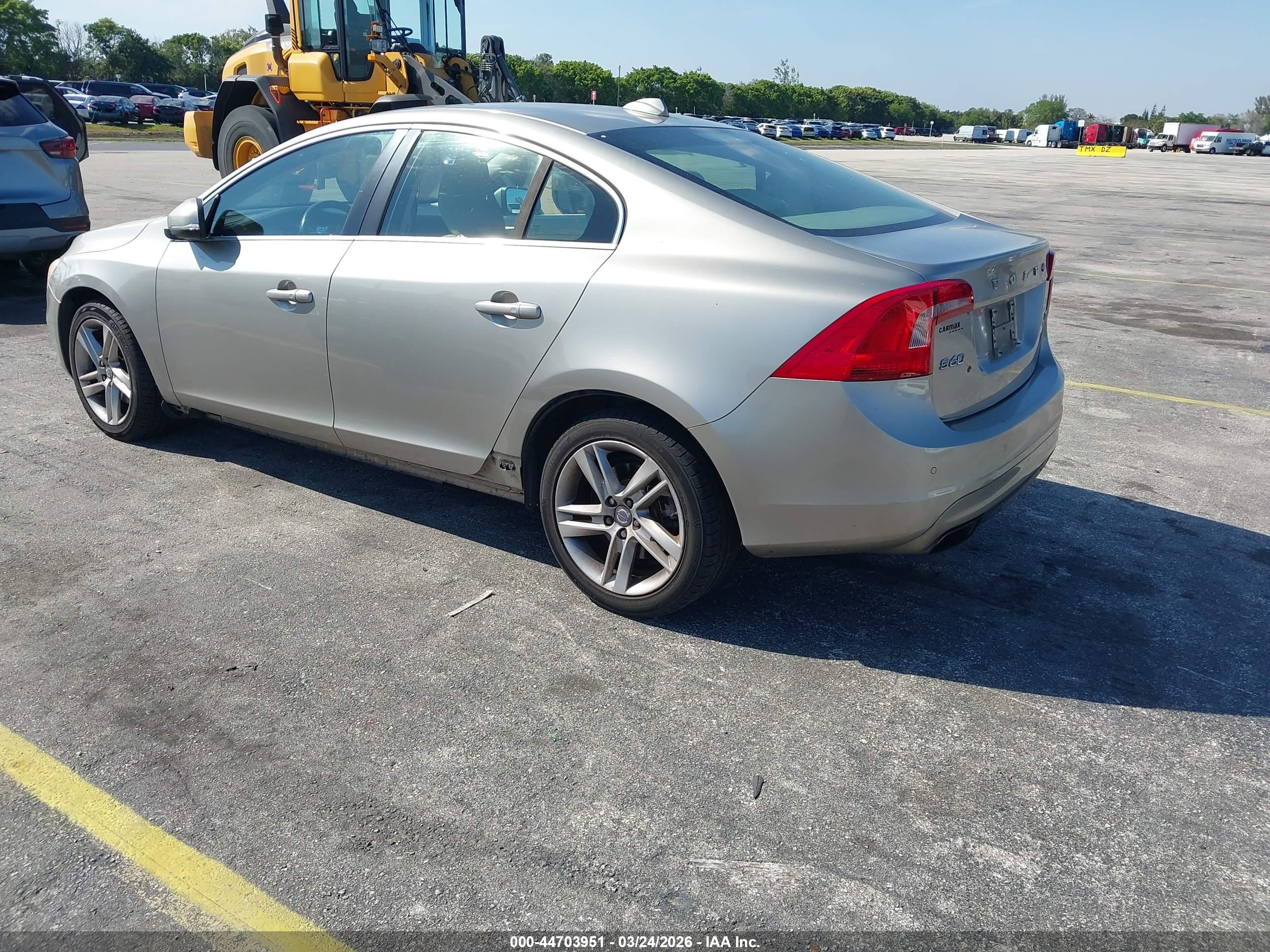 VOLVO S60 image 3