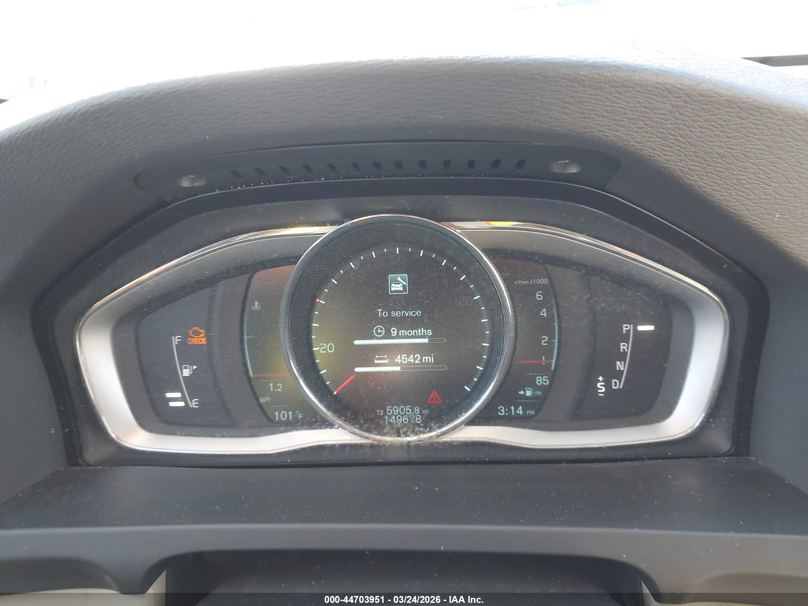 VOLVO S60 image 7