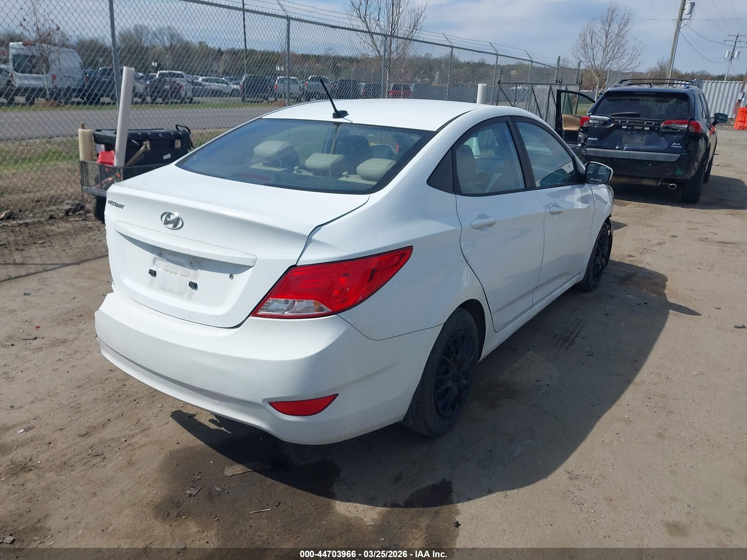 HYUNDAI ACCENT image 4