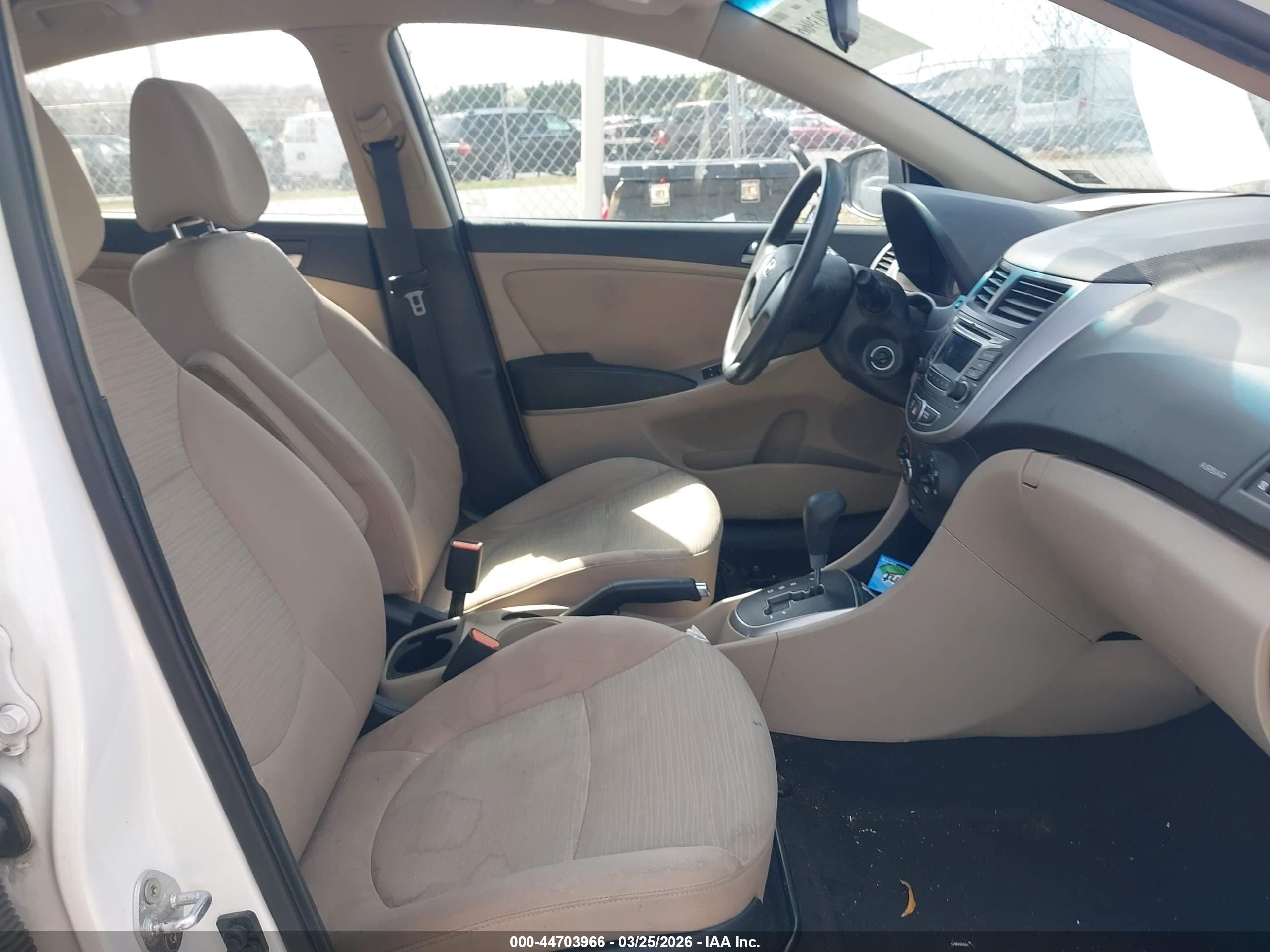 HYUNDAI ACCENT image 5