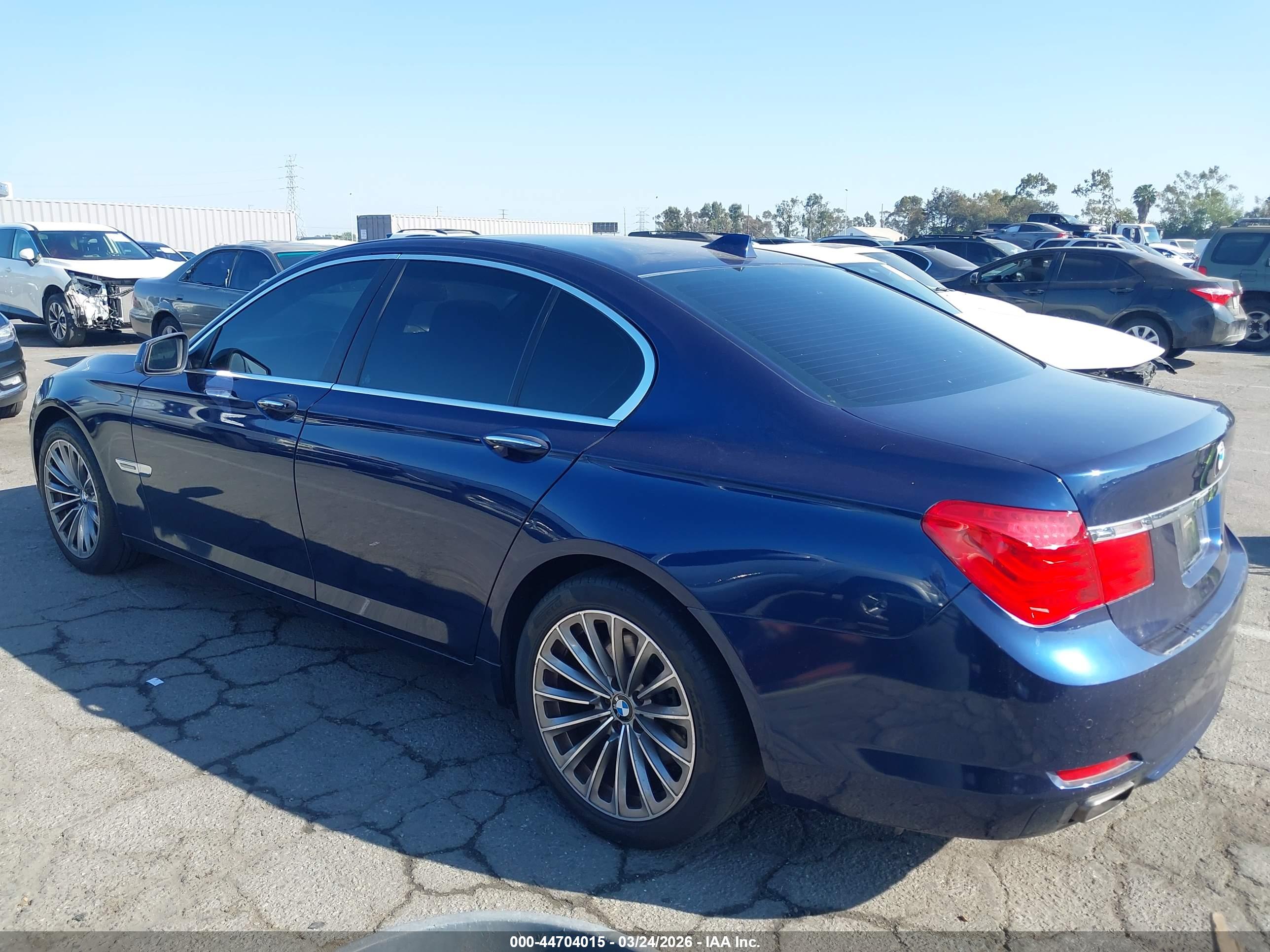 BMW 740I image 3