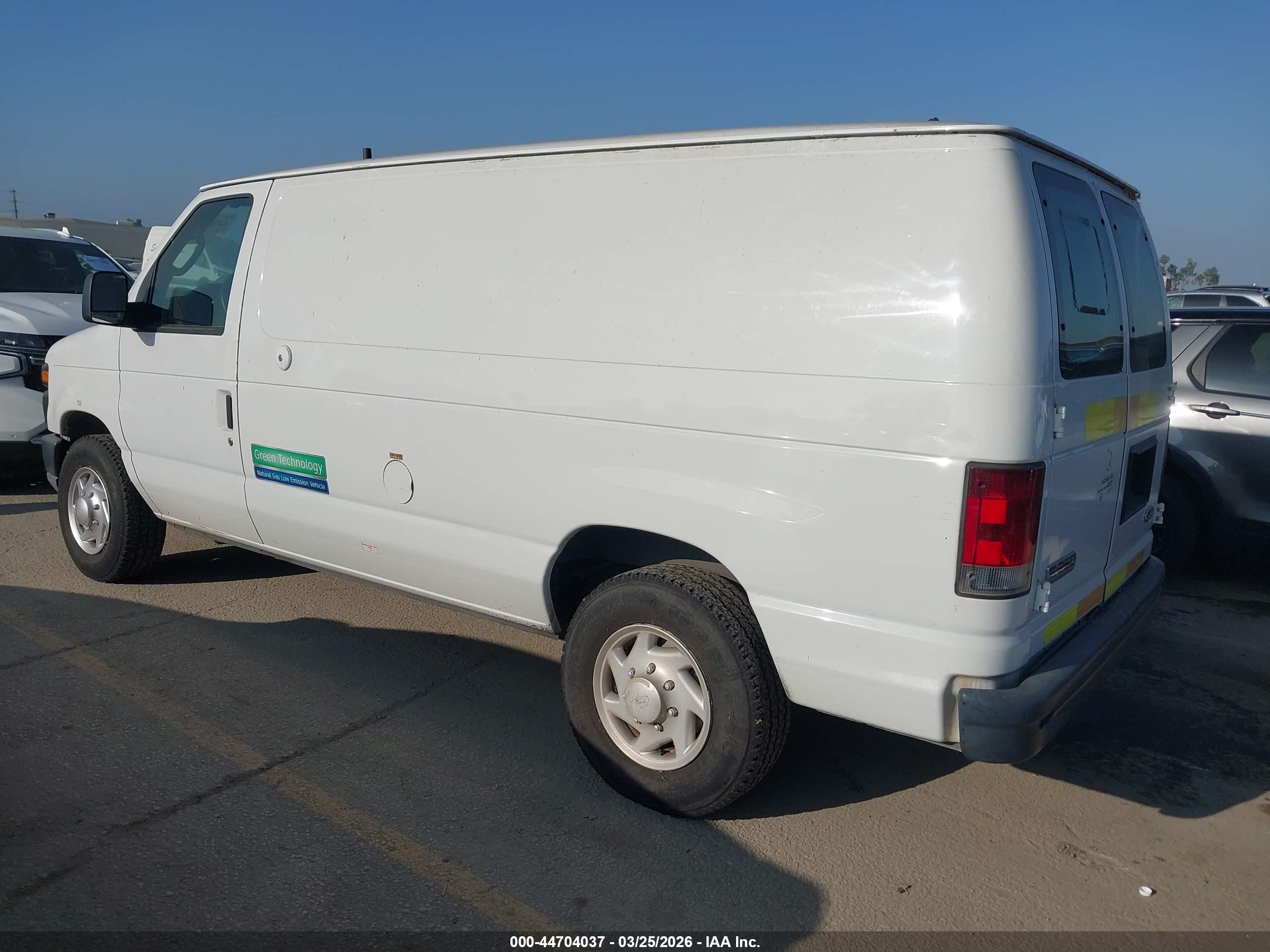 FORD E-250 image 3