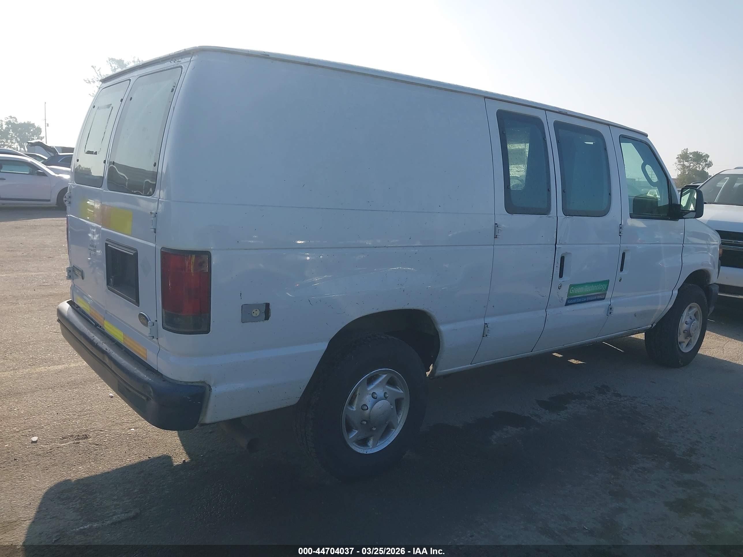 FORD E-250 image 4