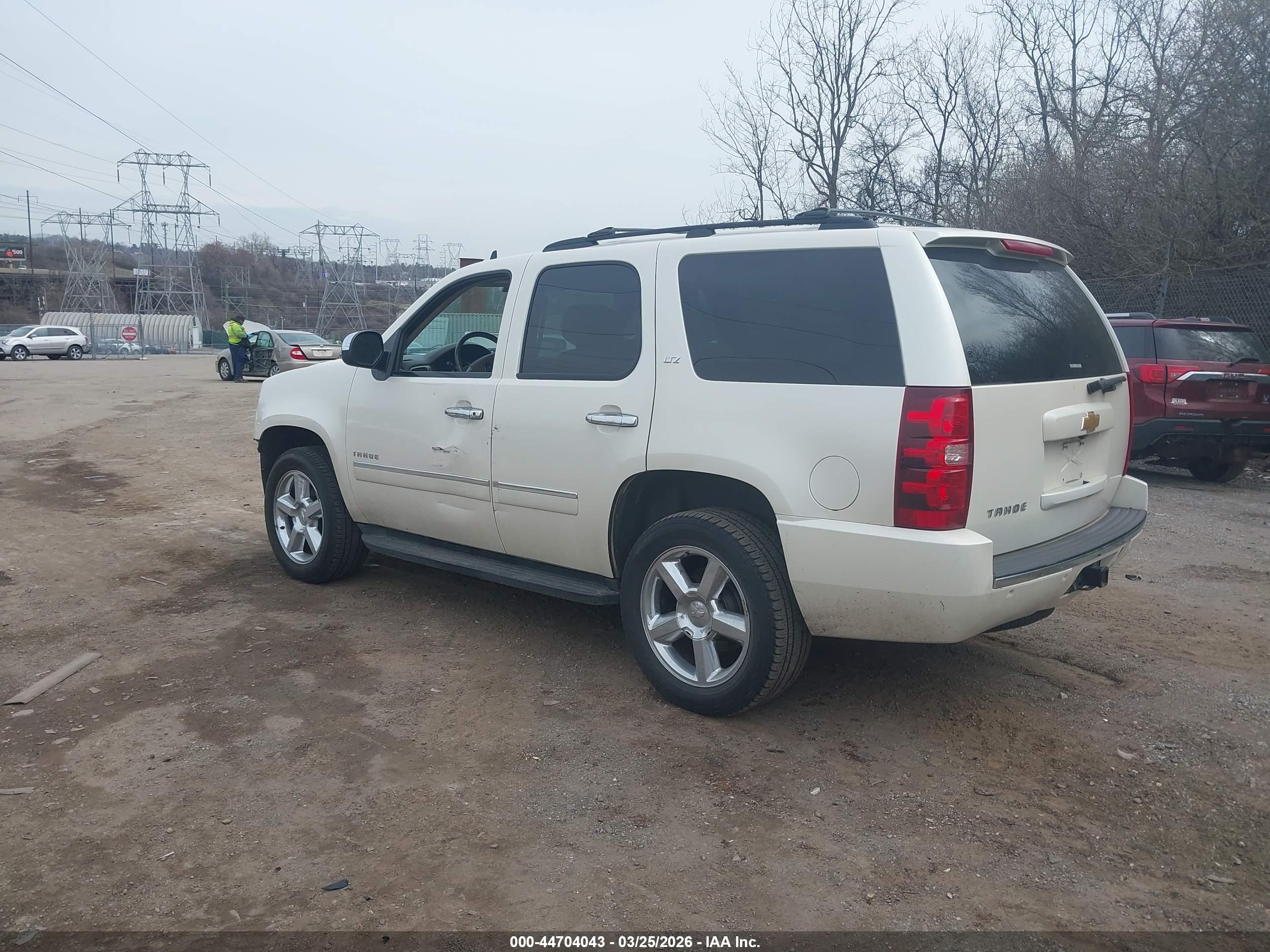 CHEVROLET TAHOE image 3