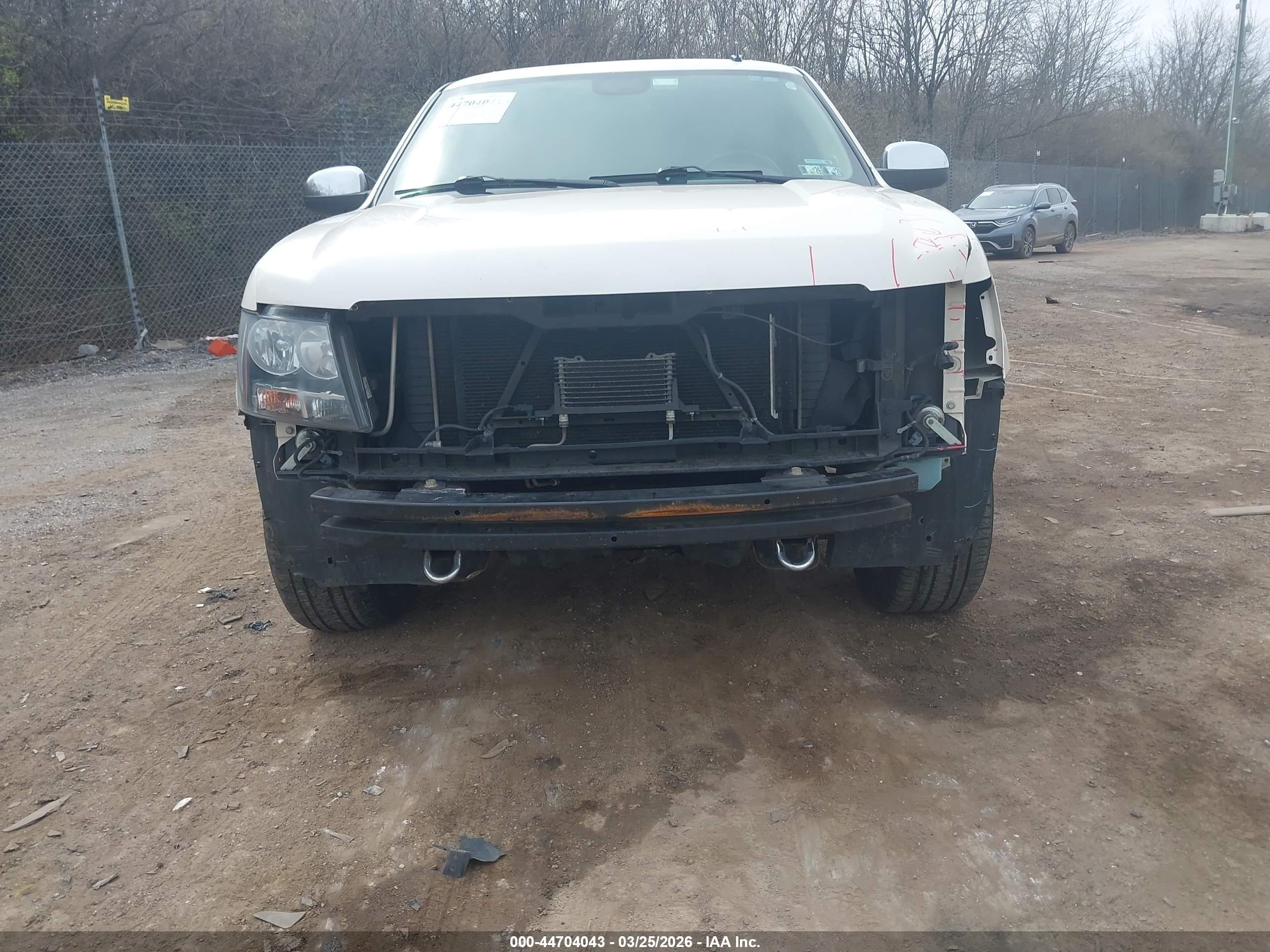 CHEVROLET TAHOE image 6