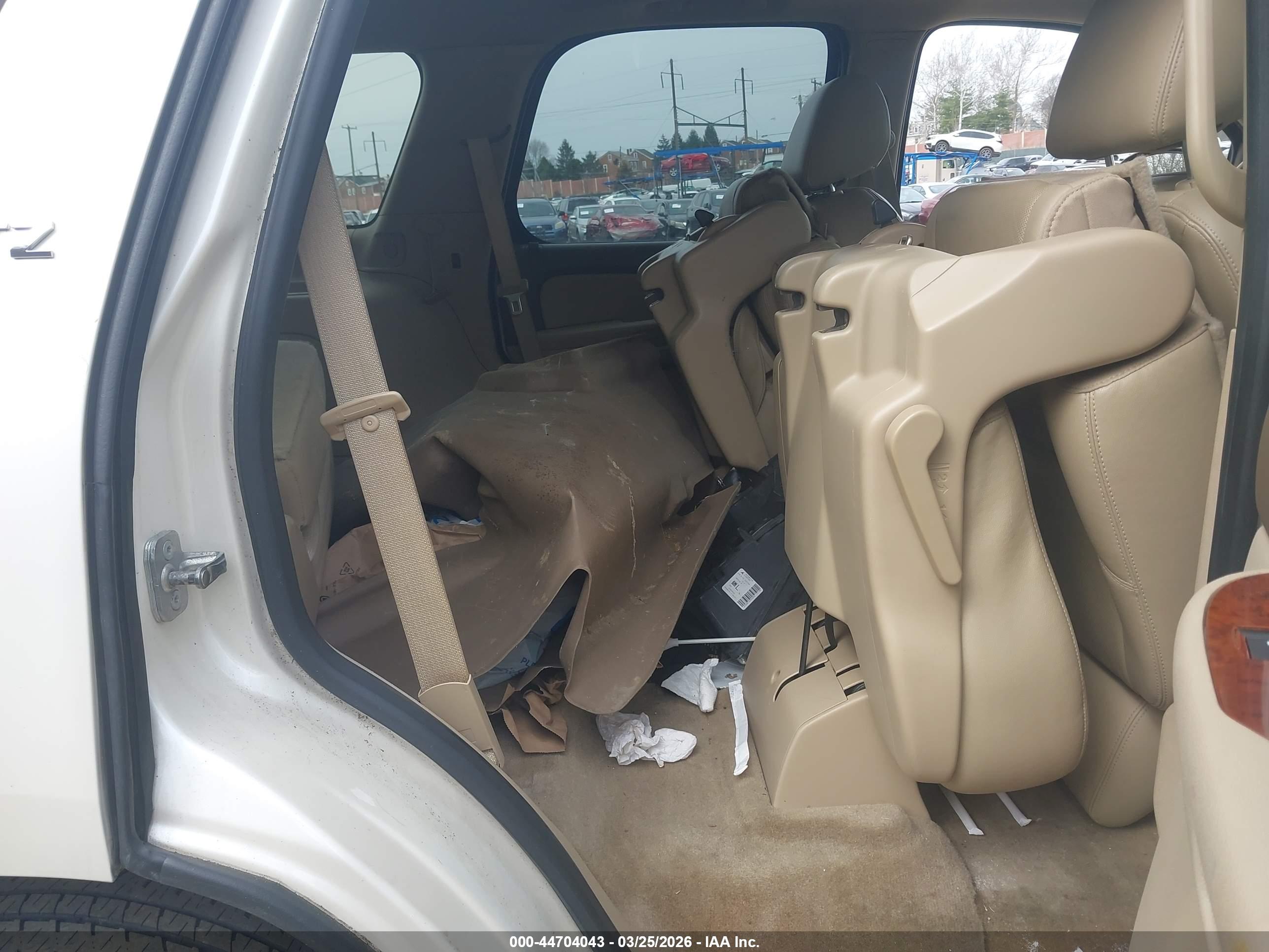 CHEVROLET TAHOE image 8
