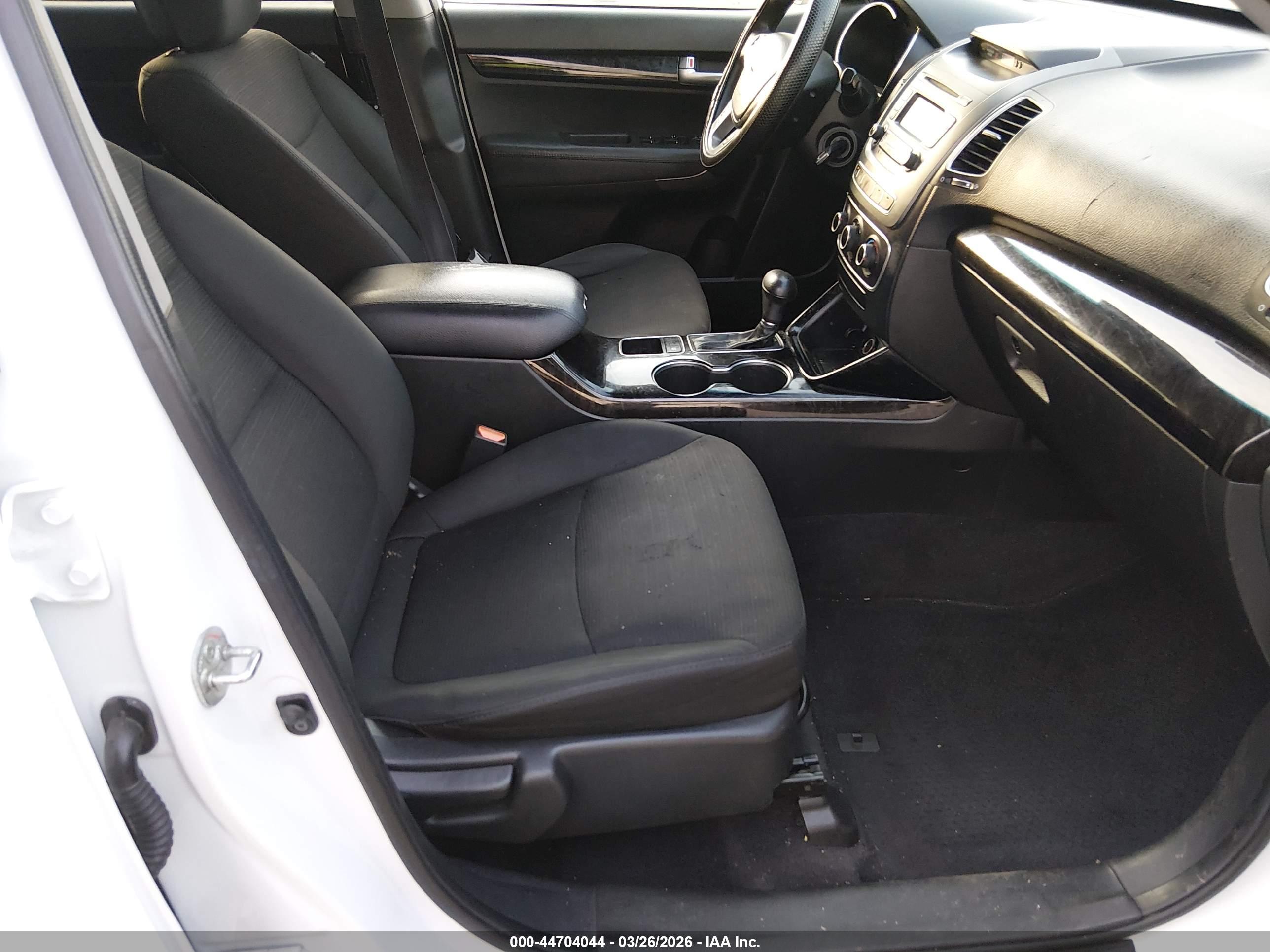 KIA SORENTO image 5