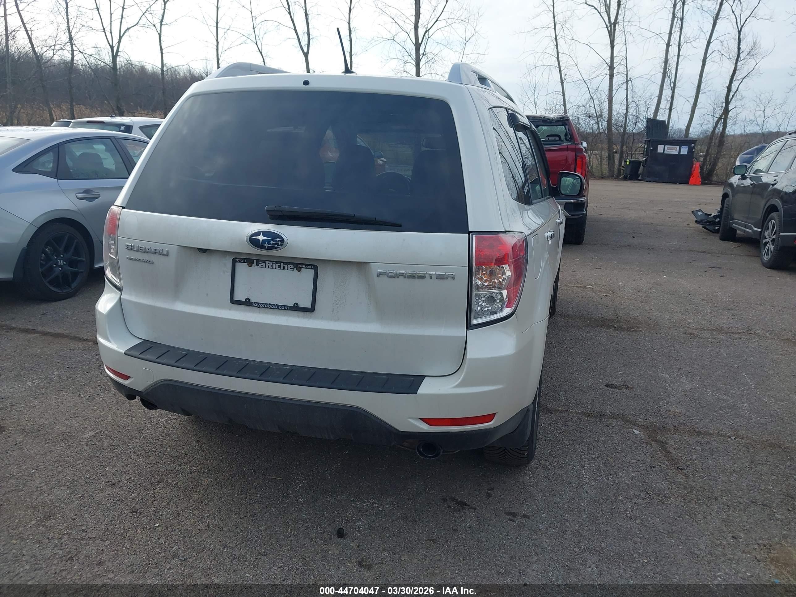 SUBARU FORESTER image 4