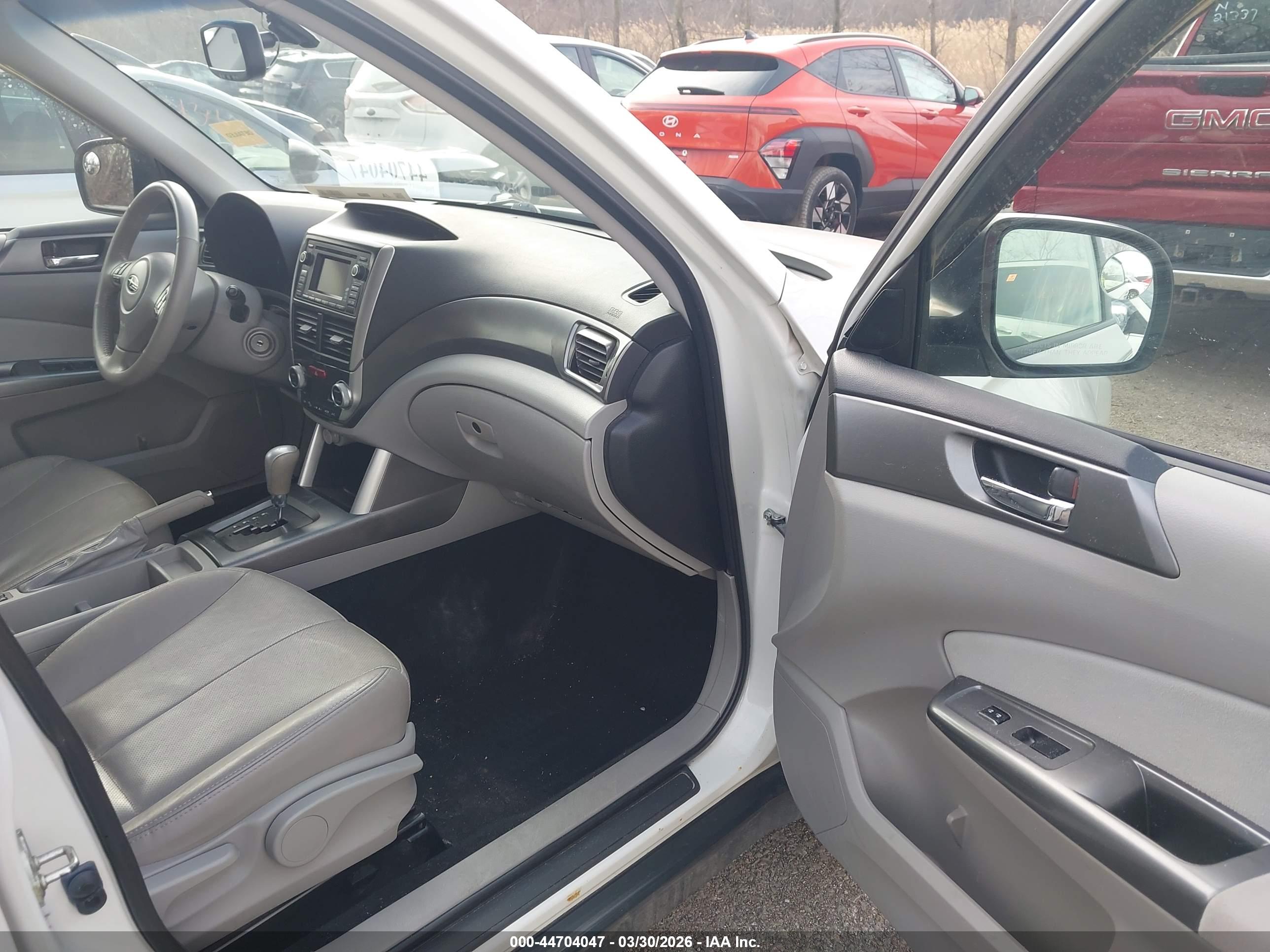 SUBARU FORESTER image 5